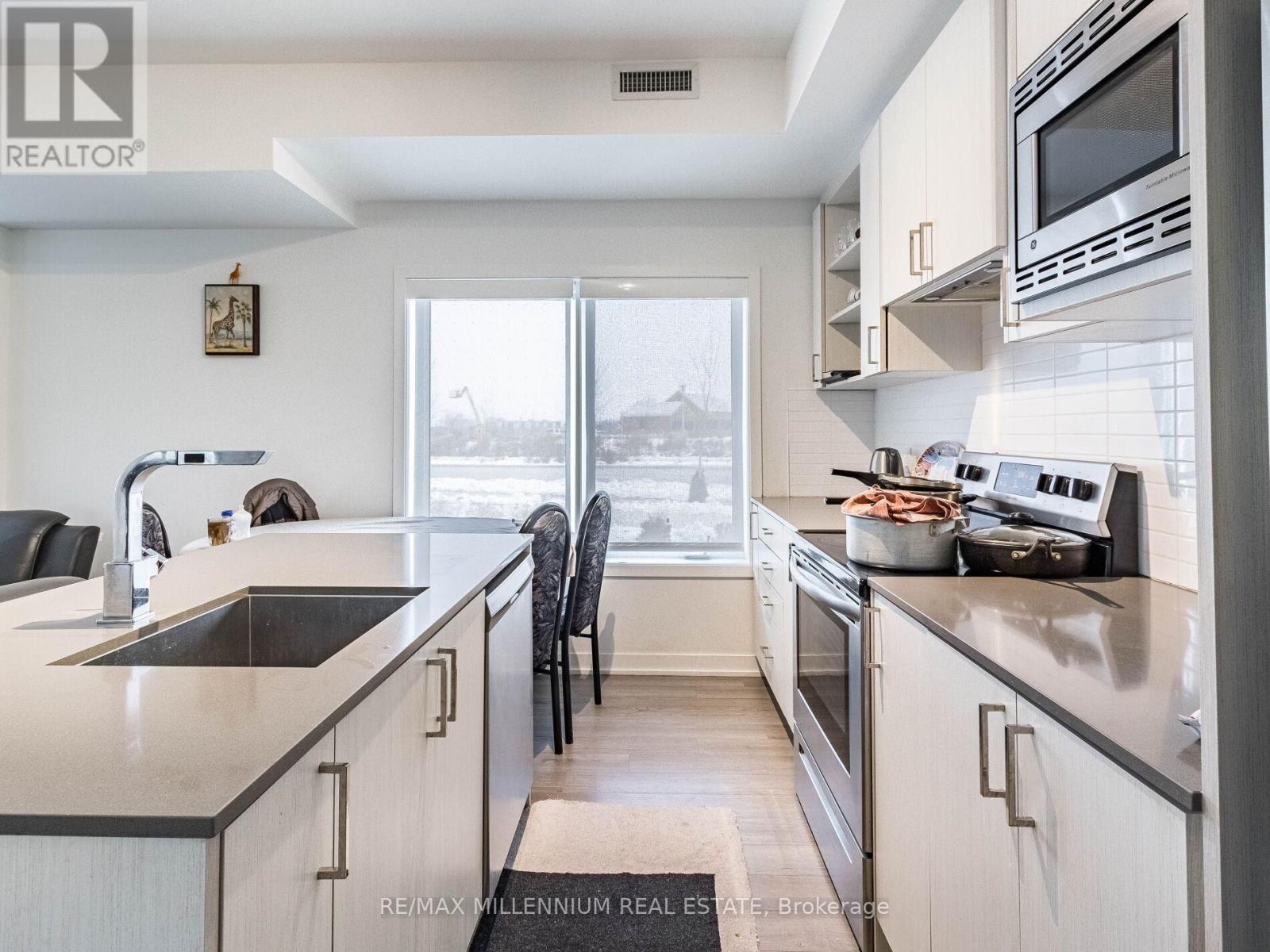 116 - 155 Downsview Park Boulevard, Toronto, ON - Indoor Photo Showing Kitchen With Upgraded Kitchen