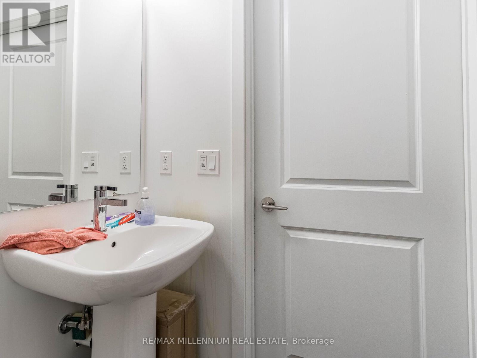 116 - 155 Downsview Park Boulevard, Toronto, ON - Indoor Photo Showing Bathroom