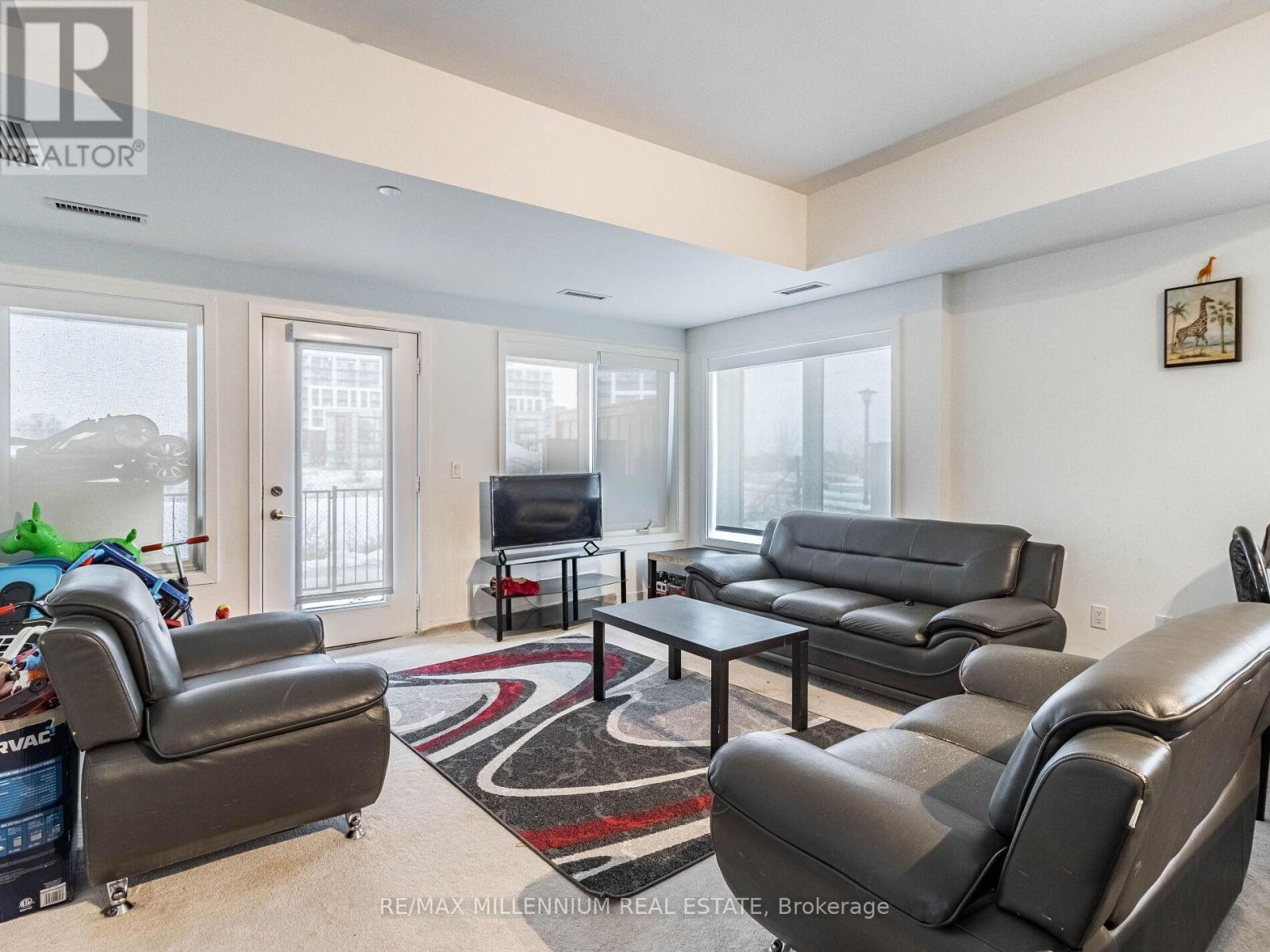 116 - 155 Downsview Park Boulevard, Toronto, ON - Indoor Photo Showing Living Room