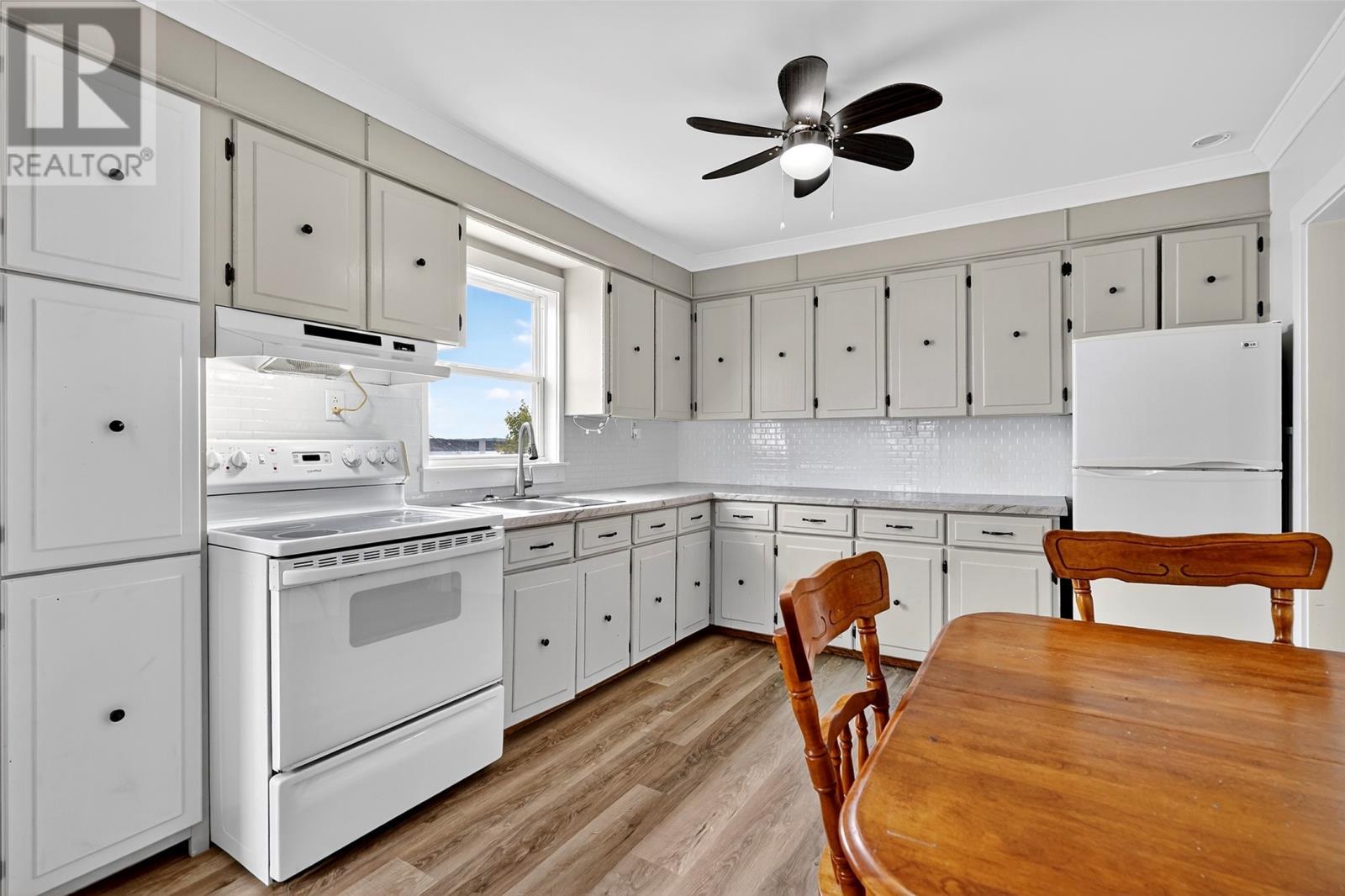 302A Main Road, Bishops Cove, NL - Indoor Photo Showing Kitchen
