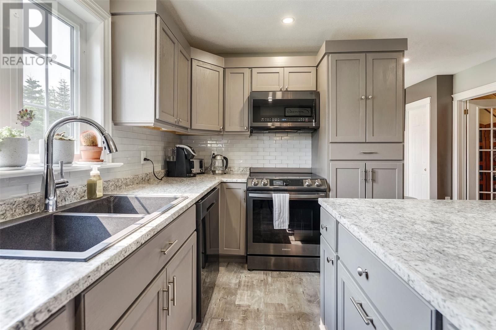 355 Roaches Line, Roaches Line, NL - Indoor Photo Showing Kitchen With Double Sink With Upgraded Kitchen