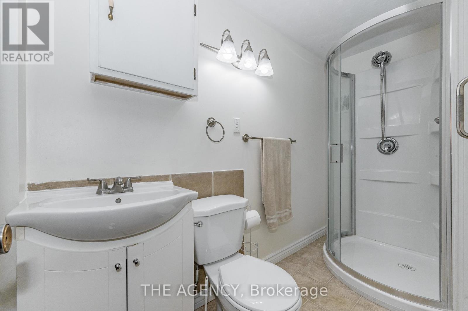 217 Mitchell Street, Port Colborne (East Village), ON - Indoor Photo Showing Bathroom