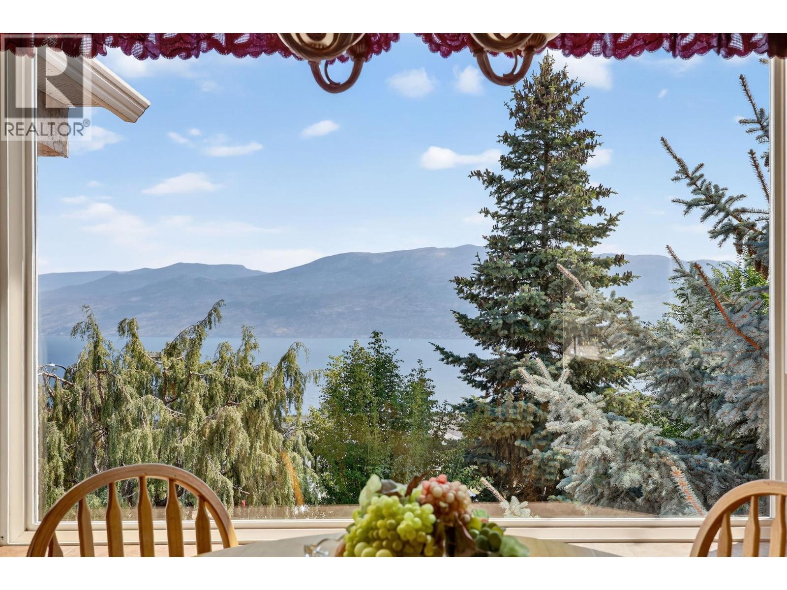 5220 Sutherland Road, Peachland, BC - Outdoor With View