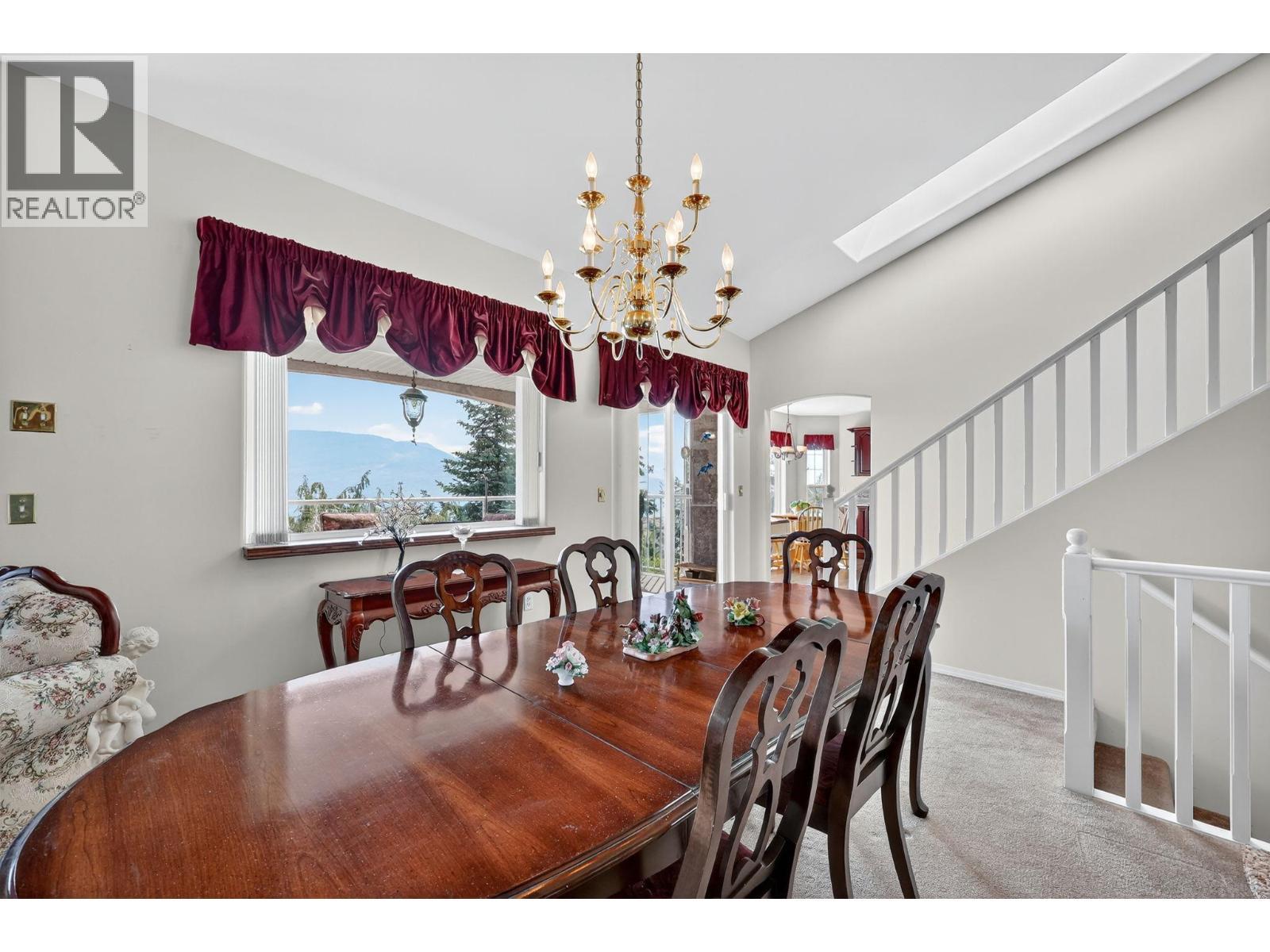 5220 Sutherland Road, Peachland, BC - Indoor Photo Showing Dining Room