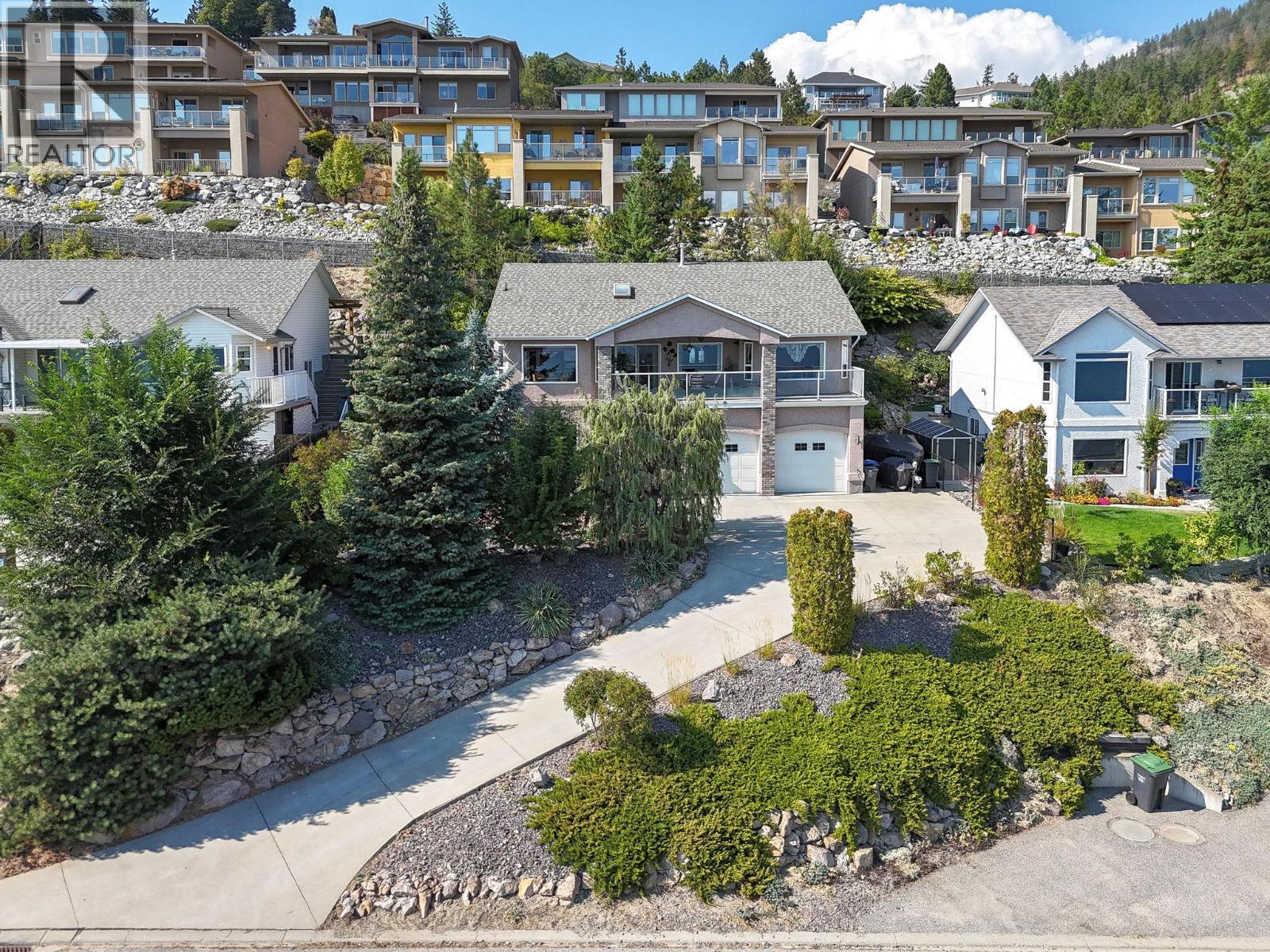 5220 Sutherland Road, Peachland, BC - Outdoor With Facade