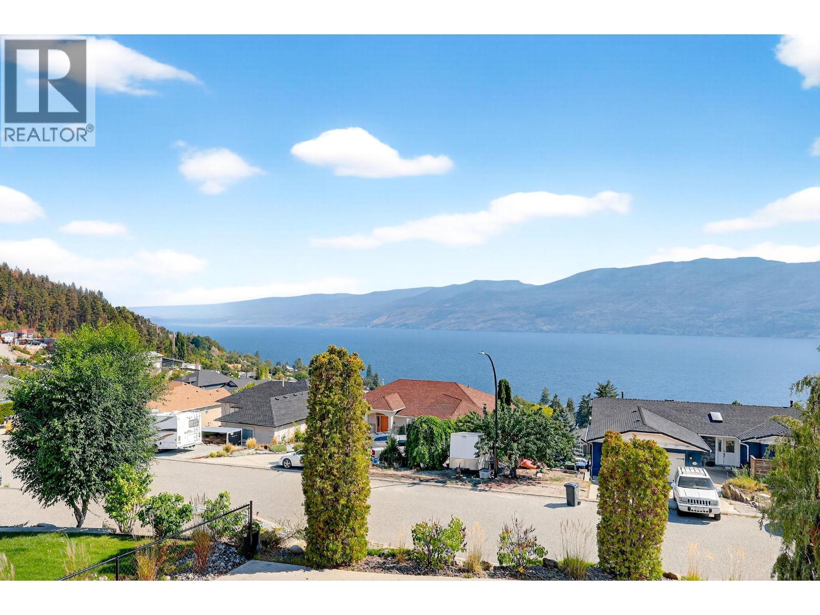 5220 Sutherland Road, Peachland, BC - Outdoor With Body Of Water With View