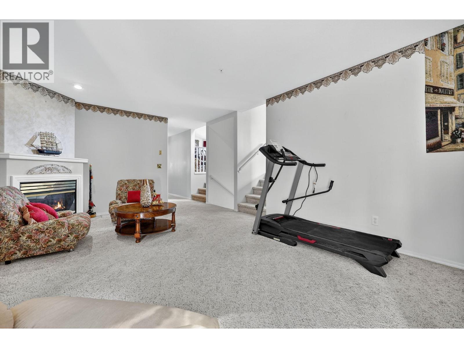 5220 Sutherland Road, Peachland, BC - Indoor