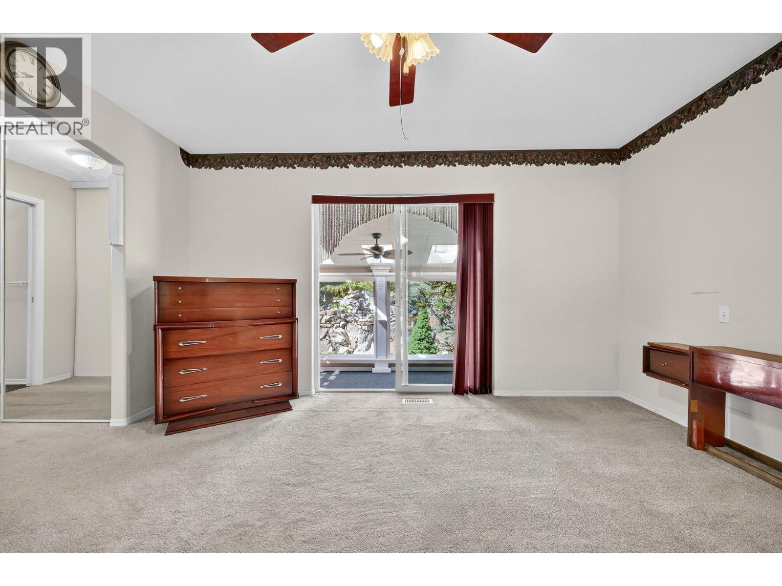 5220 Sutherland Road, Peachland, BC - Indoor