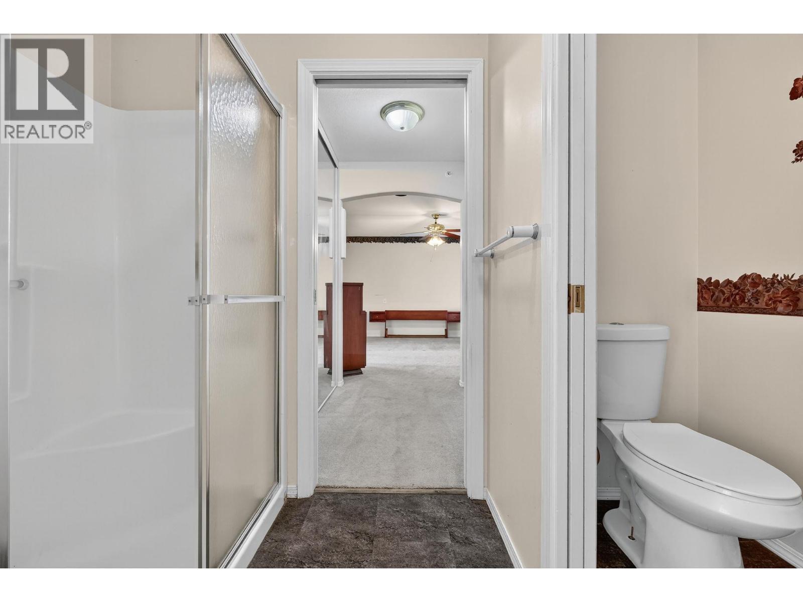 5220 Sutherland Road, Peachland, BC - Indoor Photo Showing Bathroom