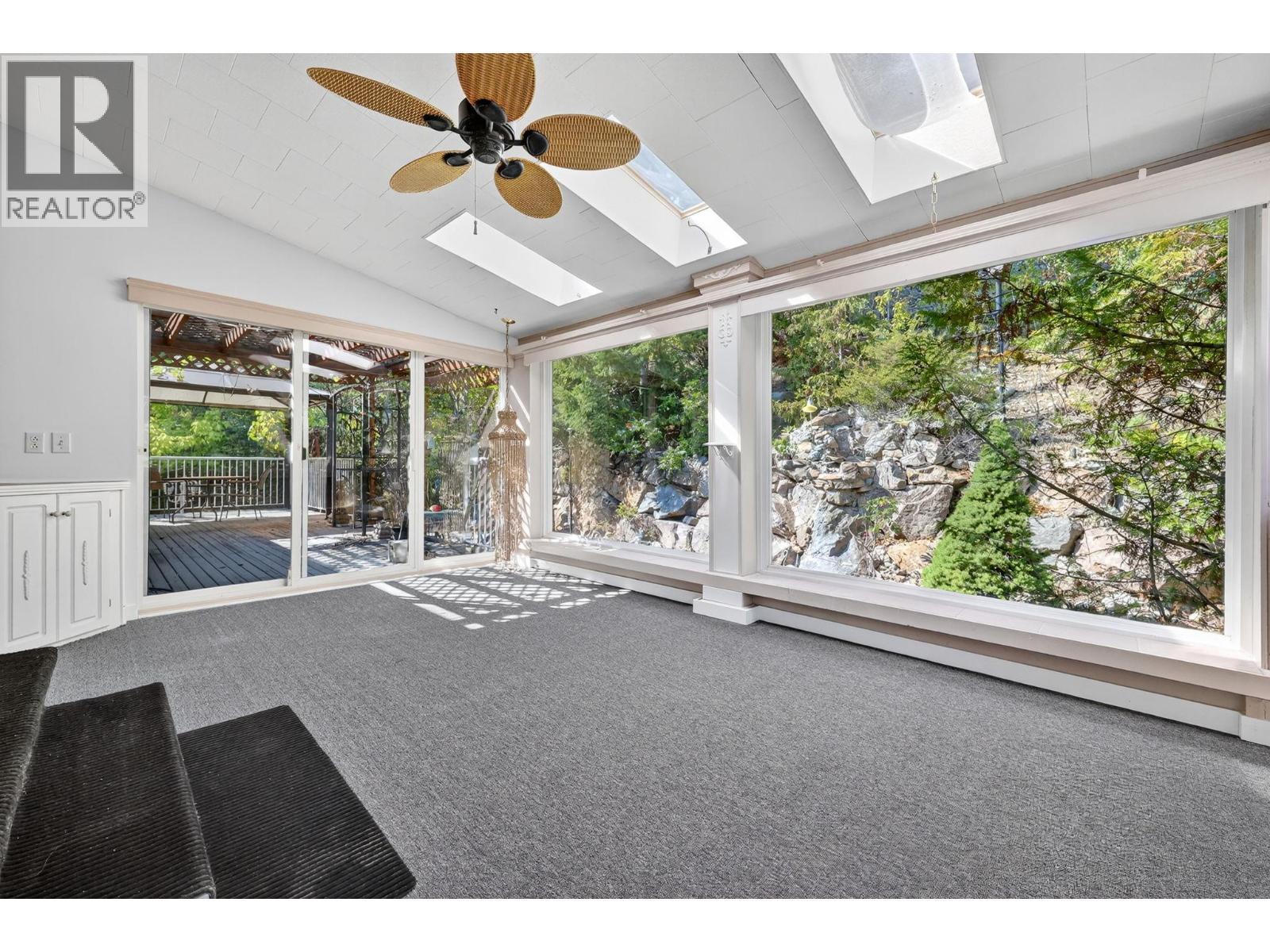 5220 Sutherland Road, Peachland, BC - Indoor Photo Showing Other Room