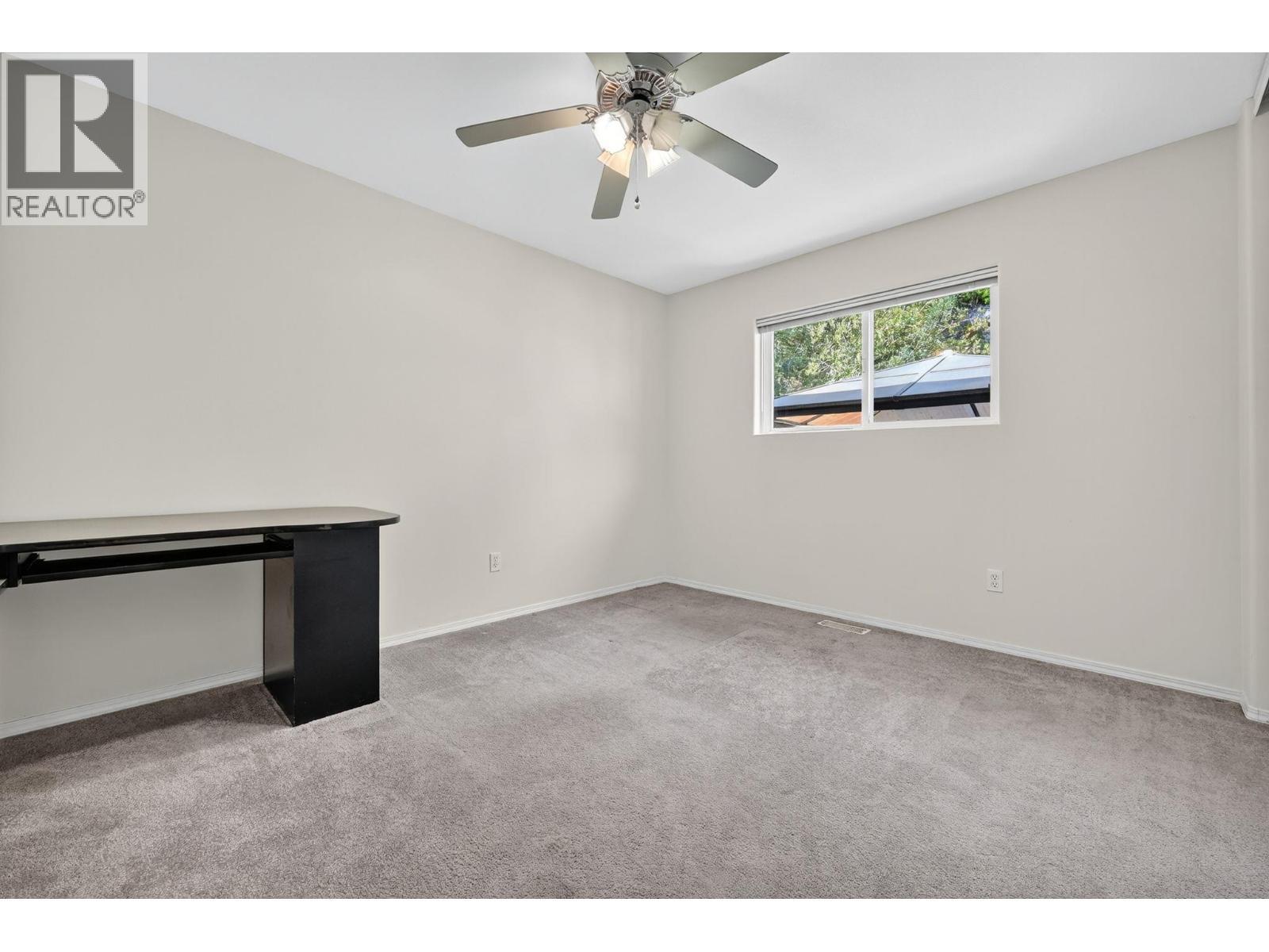 5220 Sutherland Road, Peachland, BC - Indoor Photo Showing Other Room