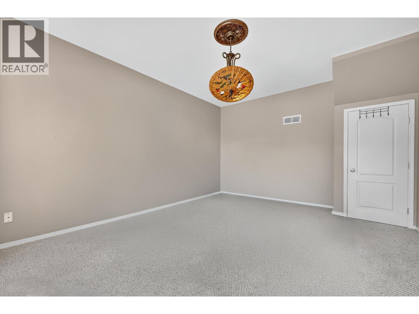 5220 Sutherland Road, Peachland, BC - Indoor Photo Showing Other Room