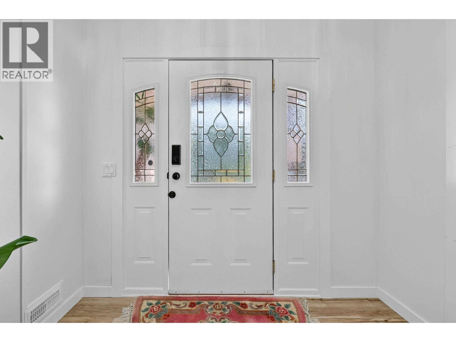 5220 Sutherland Road, Peachland, BC - Indoor Photo Showing Other Room