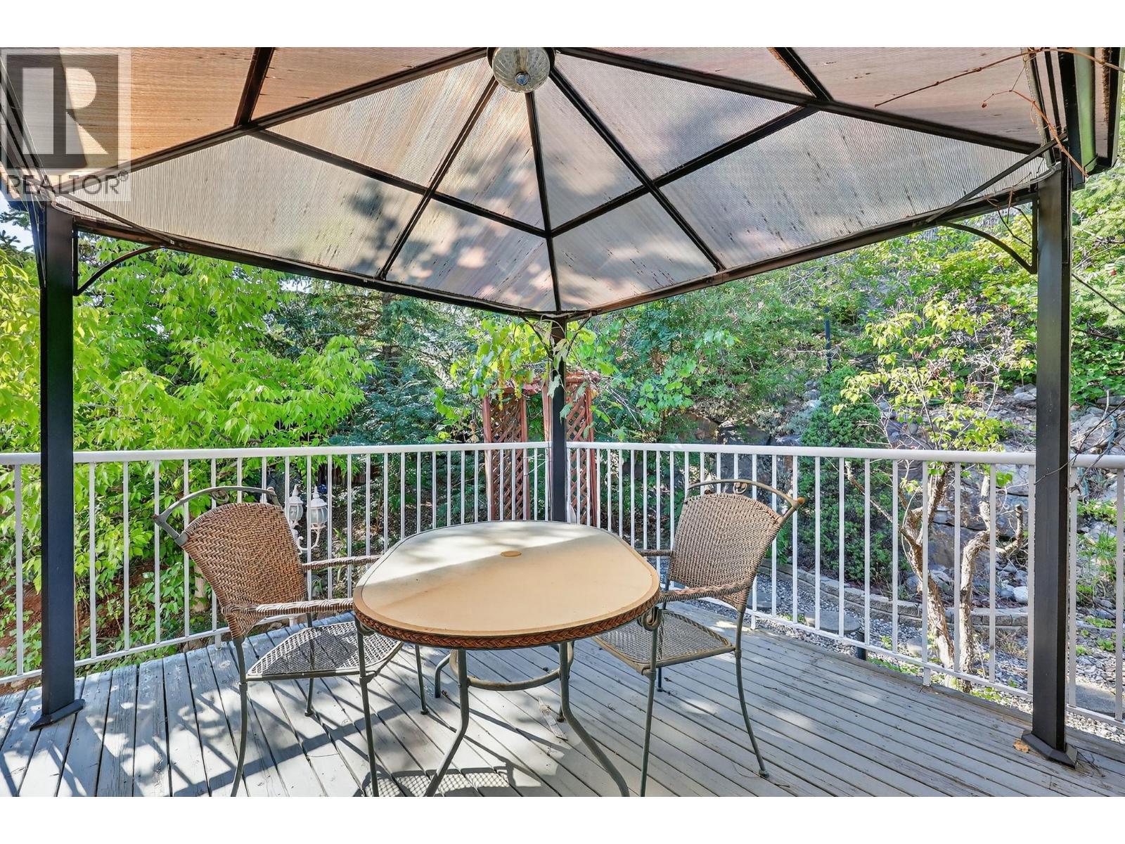5220 Sutherland Road, Peachland, BC - Outdoor With Deck Patio Veranda With Exterior