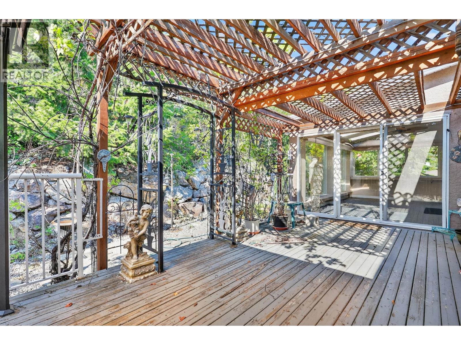 5220 Sutherland Road, Peachland, BC - Outdoor With Deck Patio Veranda