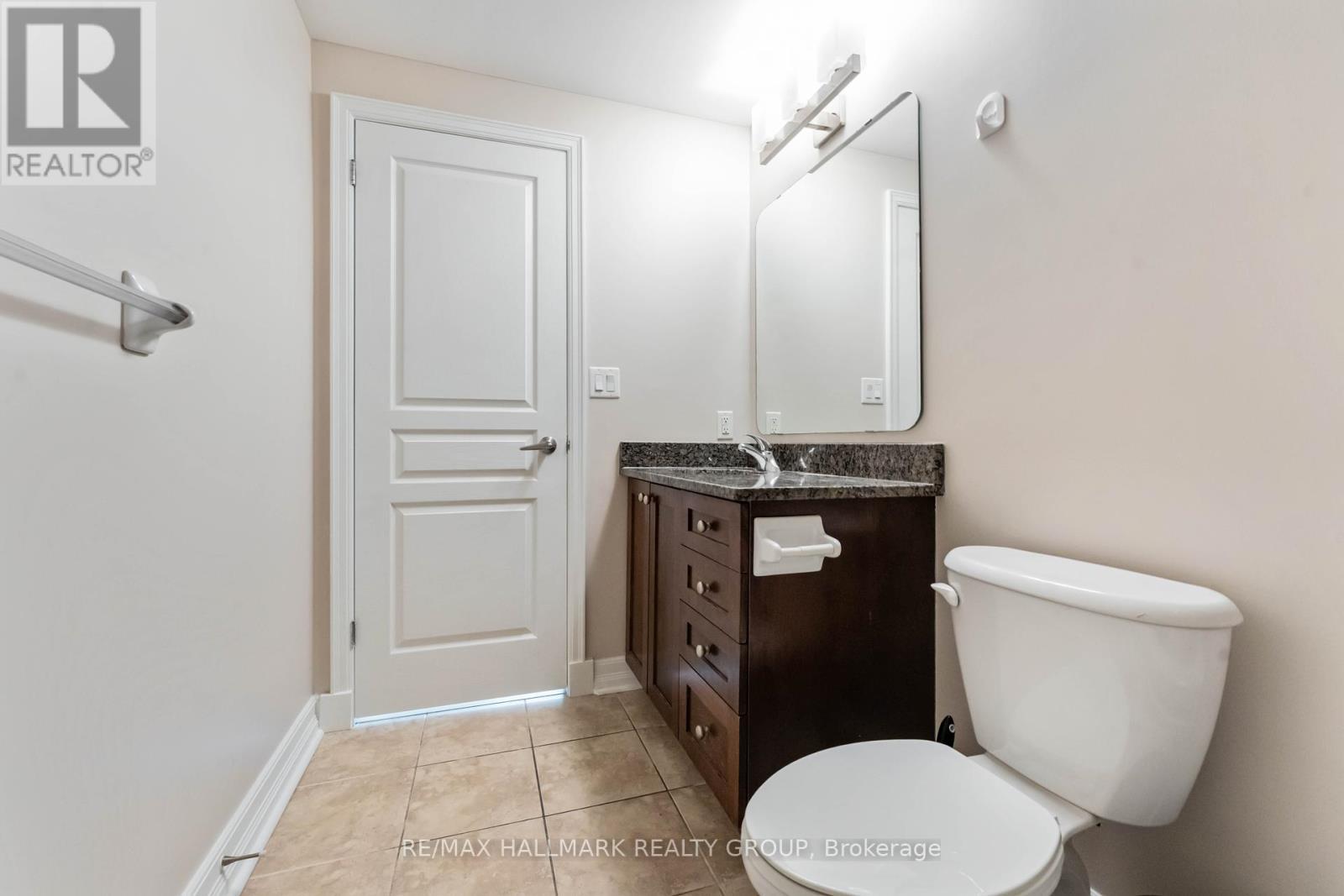 204 - 200 Besserer Street, Ottawa, ON - Indoor Photo Showing Bathroom