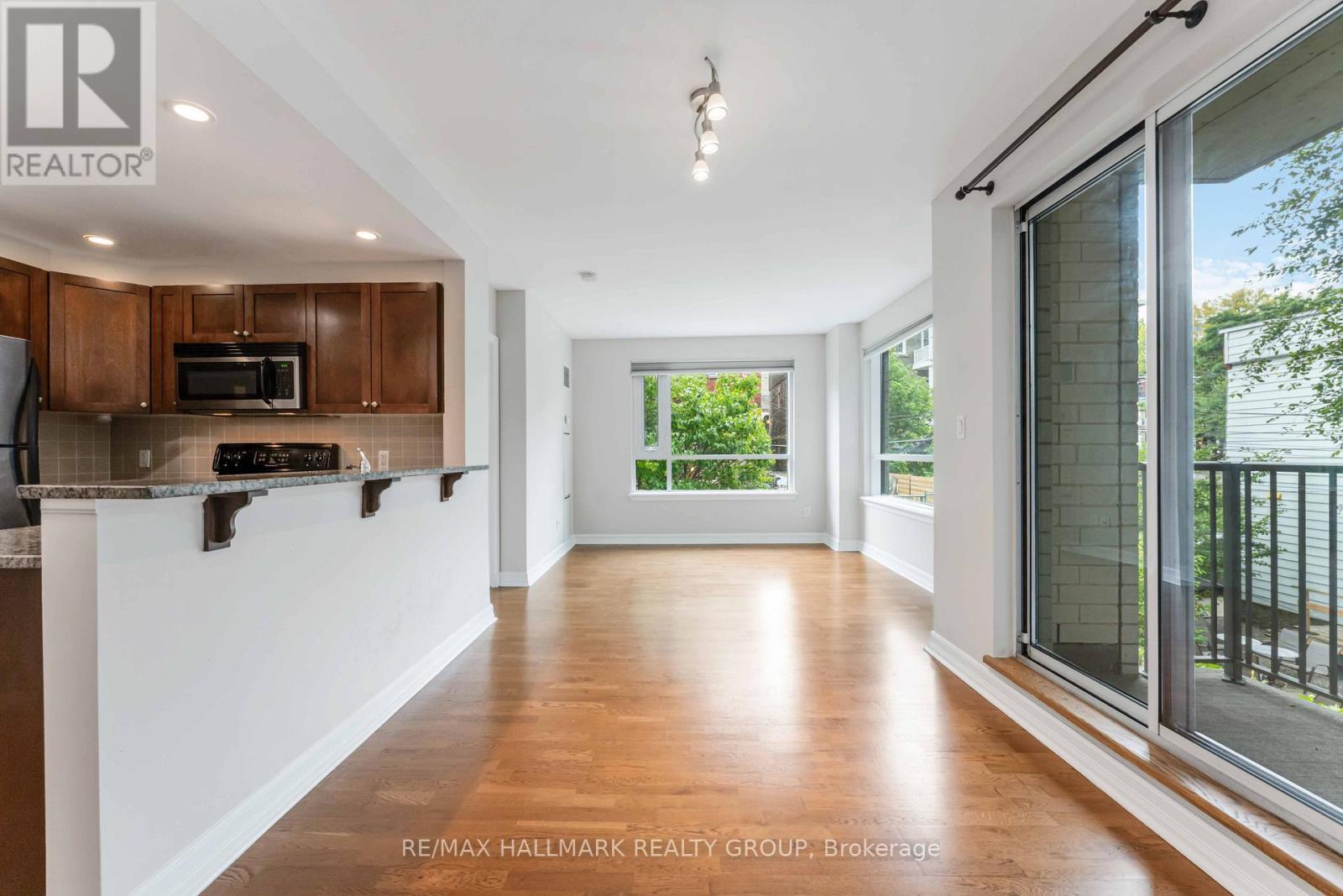 204 - 200 Besserer Street, Ottawa, ON - Indoor Photo Showing Kitchen
