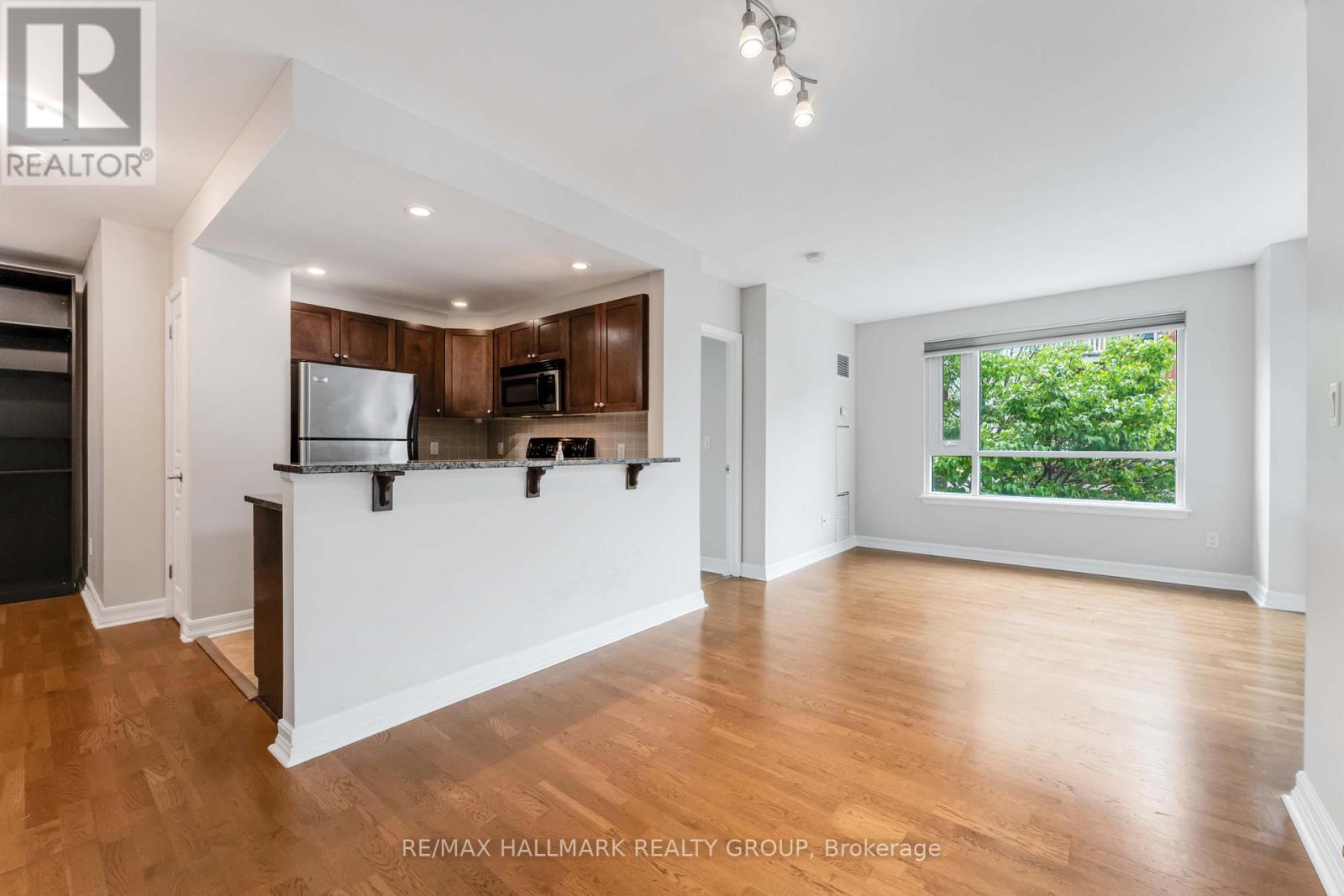 204 - 200 Besserer Street, Ottawa, ON - Indoor Photo Showing Kitchen