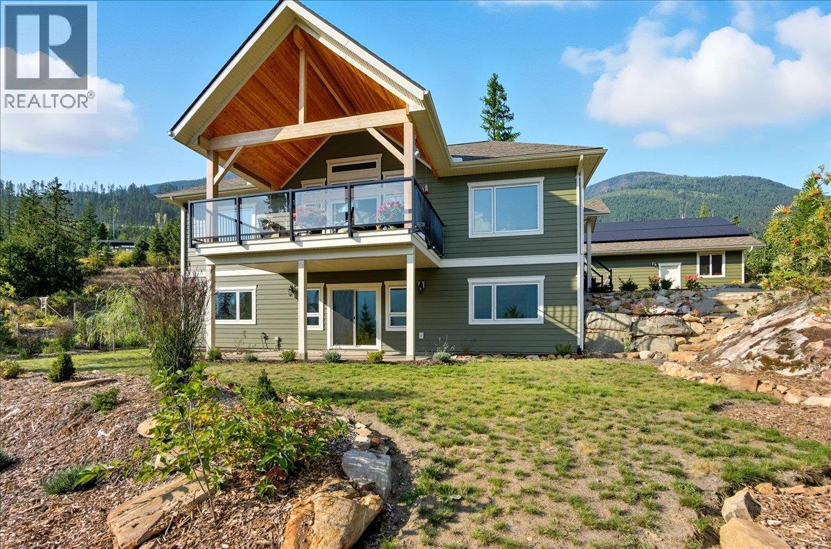 320 Mountain View Drive, Nelson, BC - Outdoor