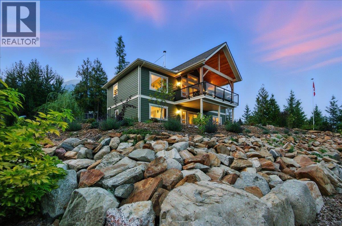 320 Mountain View Drive, Nelson, BC - Outdoor