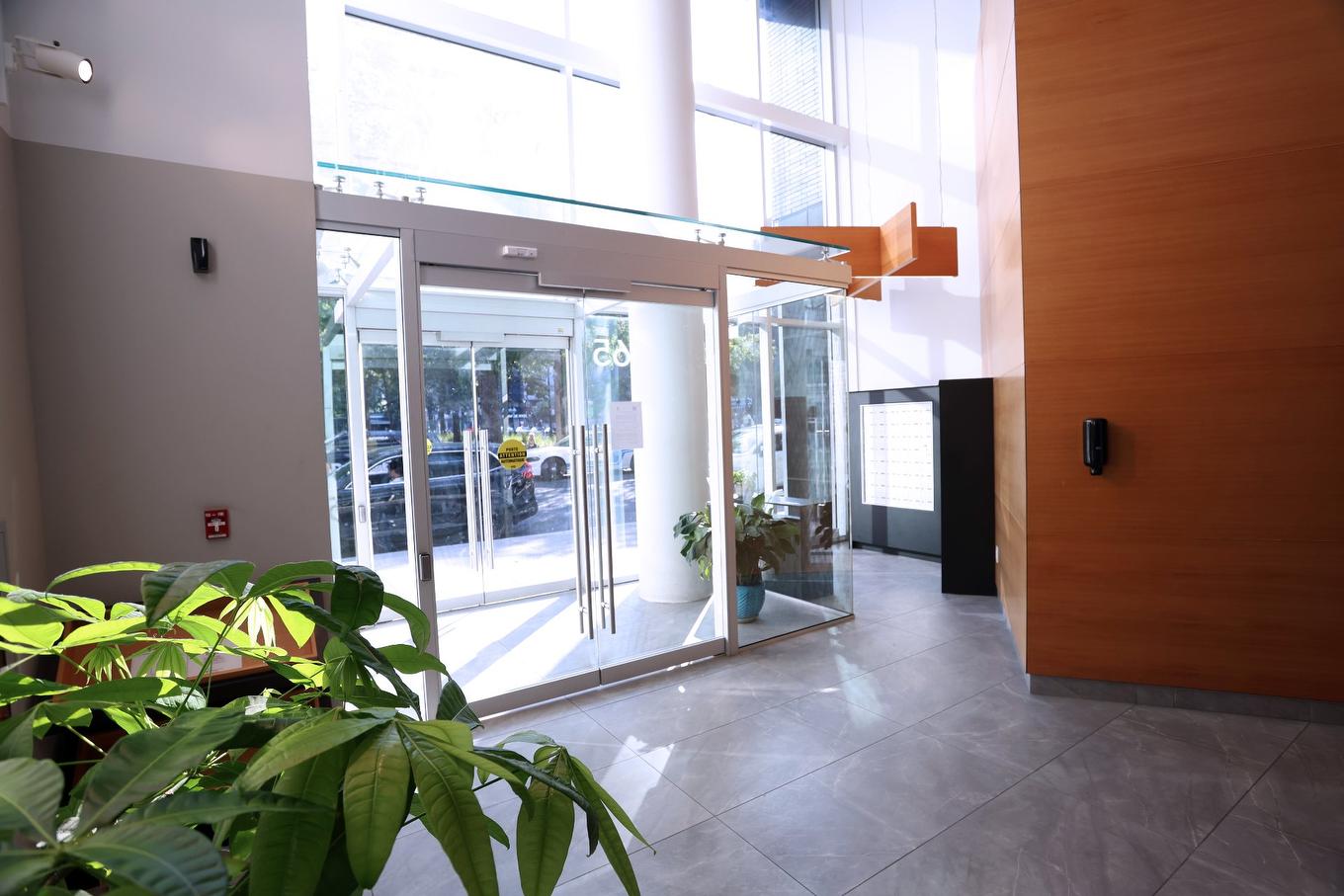 Hall d'entrée/Vestibule - 805-1265 Rue Lambert-Closse, Montréal (Ville-Marie), QC - Indoor Photo Showing Other Room