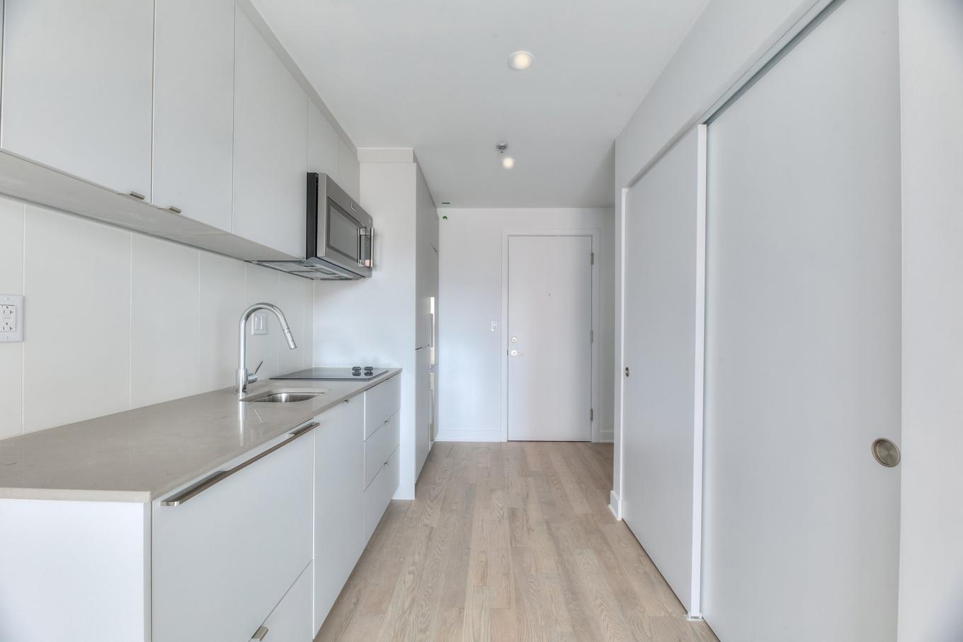 Cuisine - 406-2660 Rue Ontario E., Montréal (Ville-Marie), QC - Indoor Photo Showing Kitchen