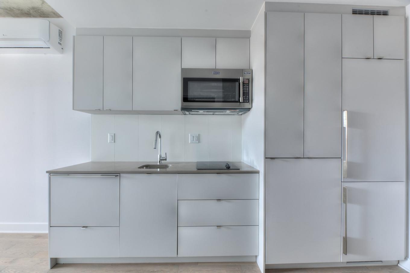 Cuisine - 406-2660 Rue Ontario E., Montréal (Ville-Marie), QC - Indoor Photo Showing Kitchen