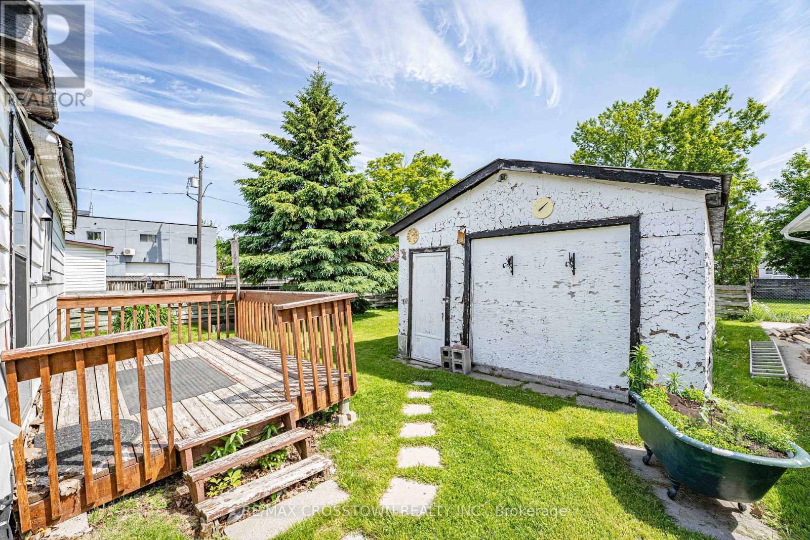 132 Dunedin Street, Orillia, ON - Outdoor