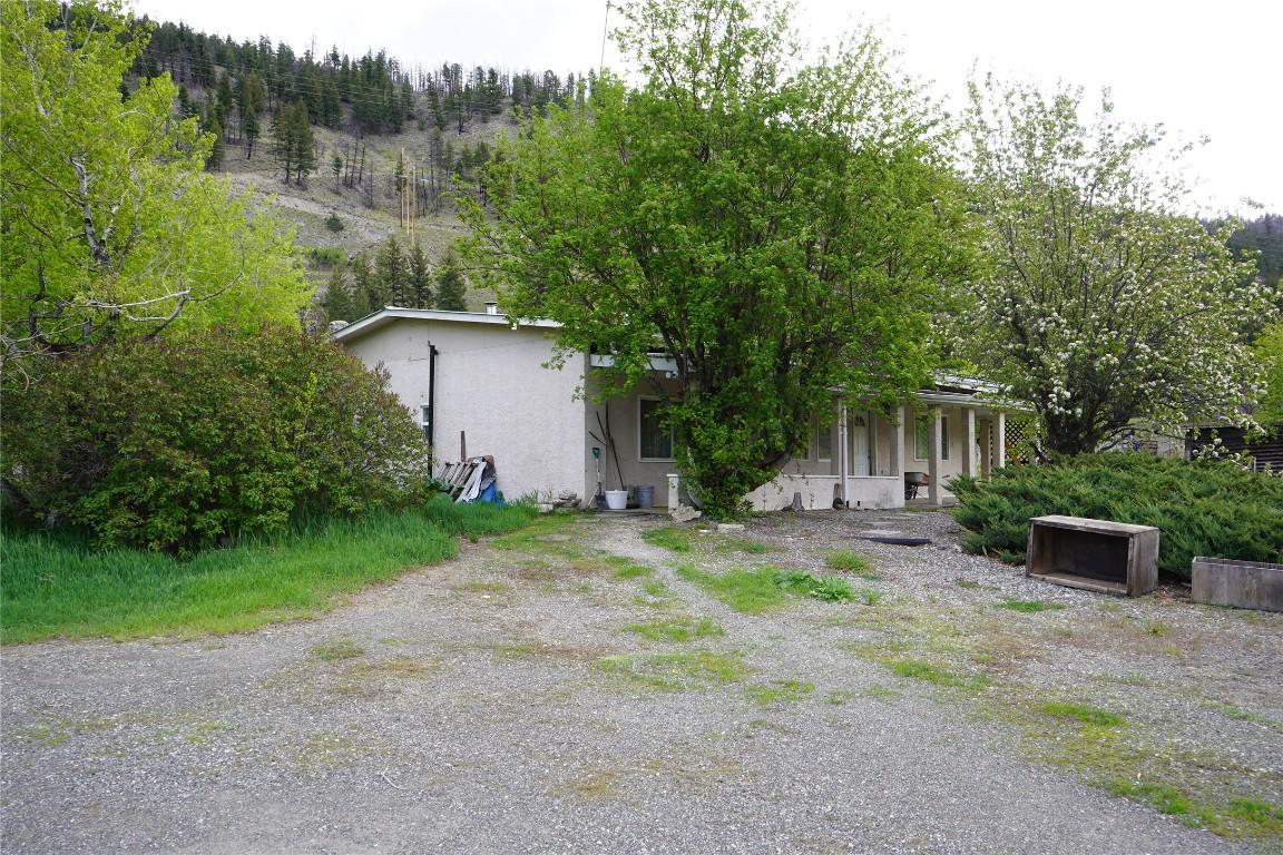 6805 Cariboo 97 Highway, Clinton, BC - Outdoor