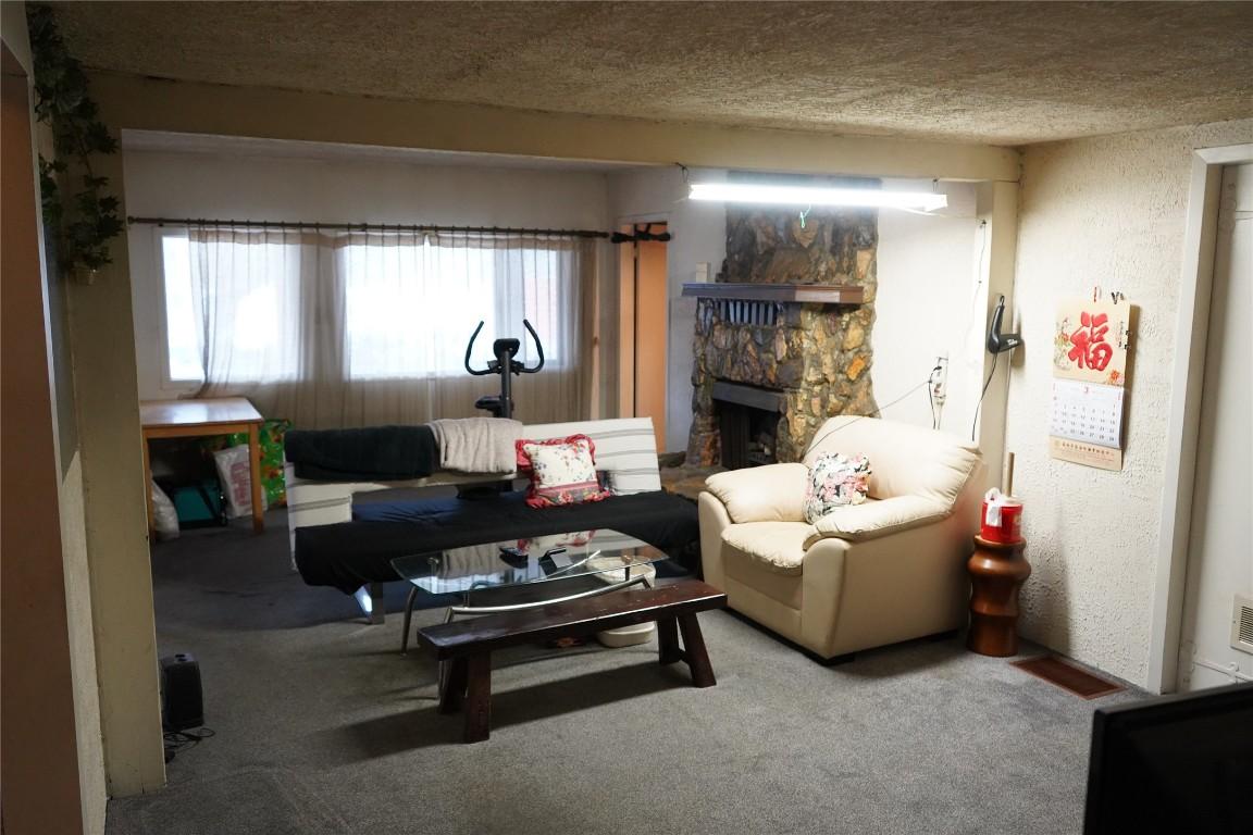 6805 Cariboo 97 Highway, Clinton, BC - Indoor With Fireplace