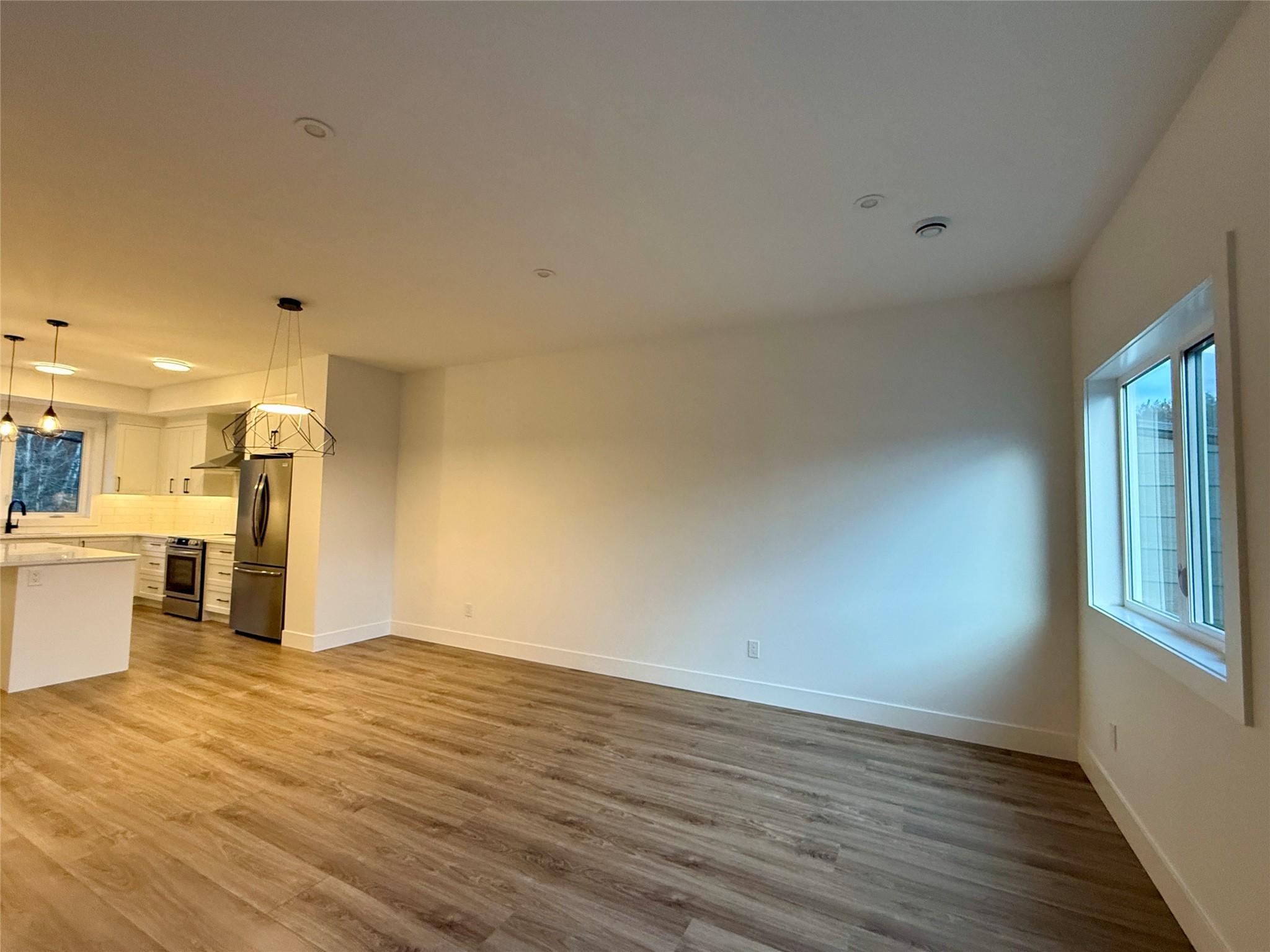 204-70 Boundary Street, Kimberley, BC - Indoor Photo Showing Kitchen