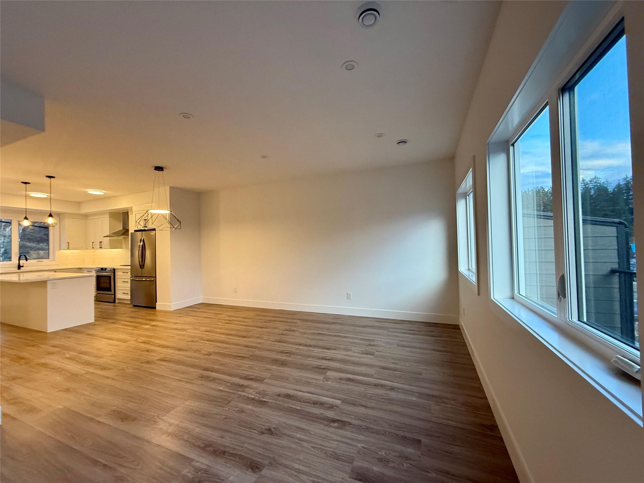 204-70 Boundary Street, Kimberley, BC - Indoor Photo Showing Kitchen