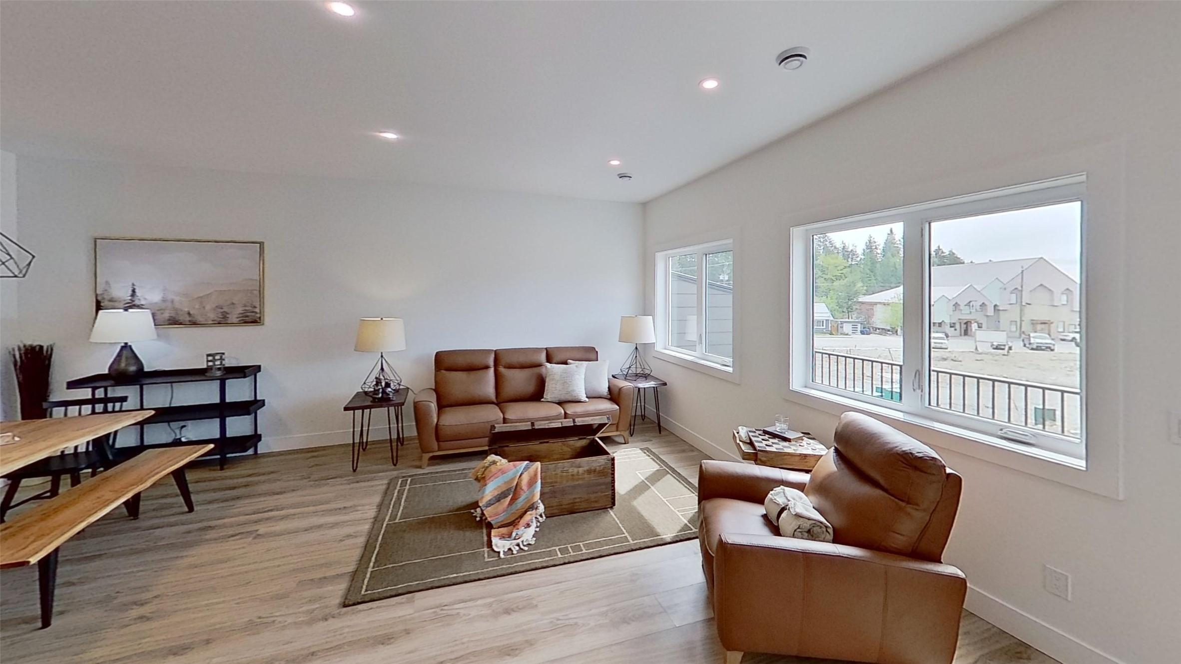 204-70 Boundary Street, Kimberley, BC - Indoor Photo Showing Living Room