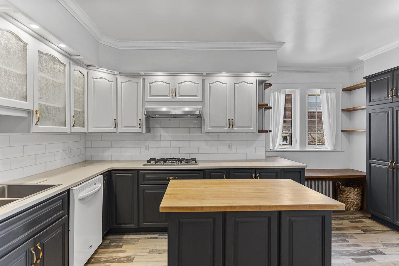 144 High Street S, Thunder Bay, ON - Indoor Photo Showing Kitchen