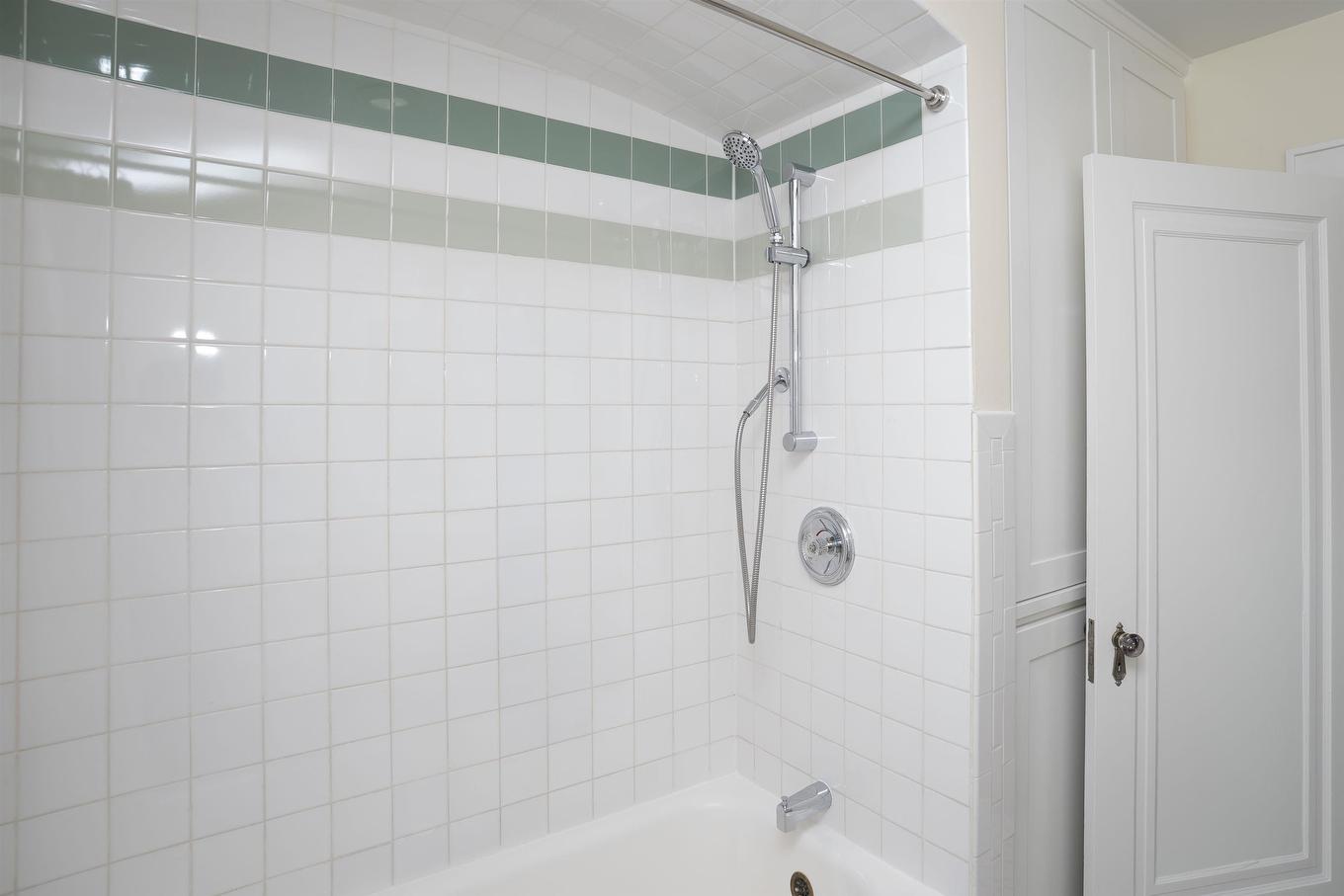 144 High Street S, Thunder Bay, ON - Indoor Photo Showing Bathroom