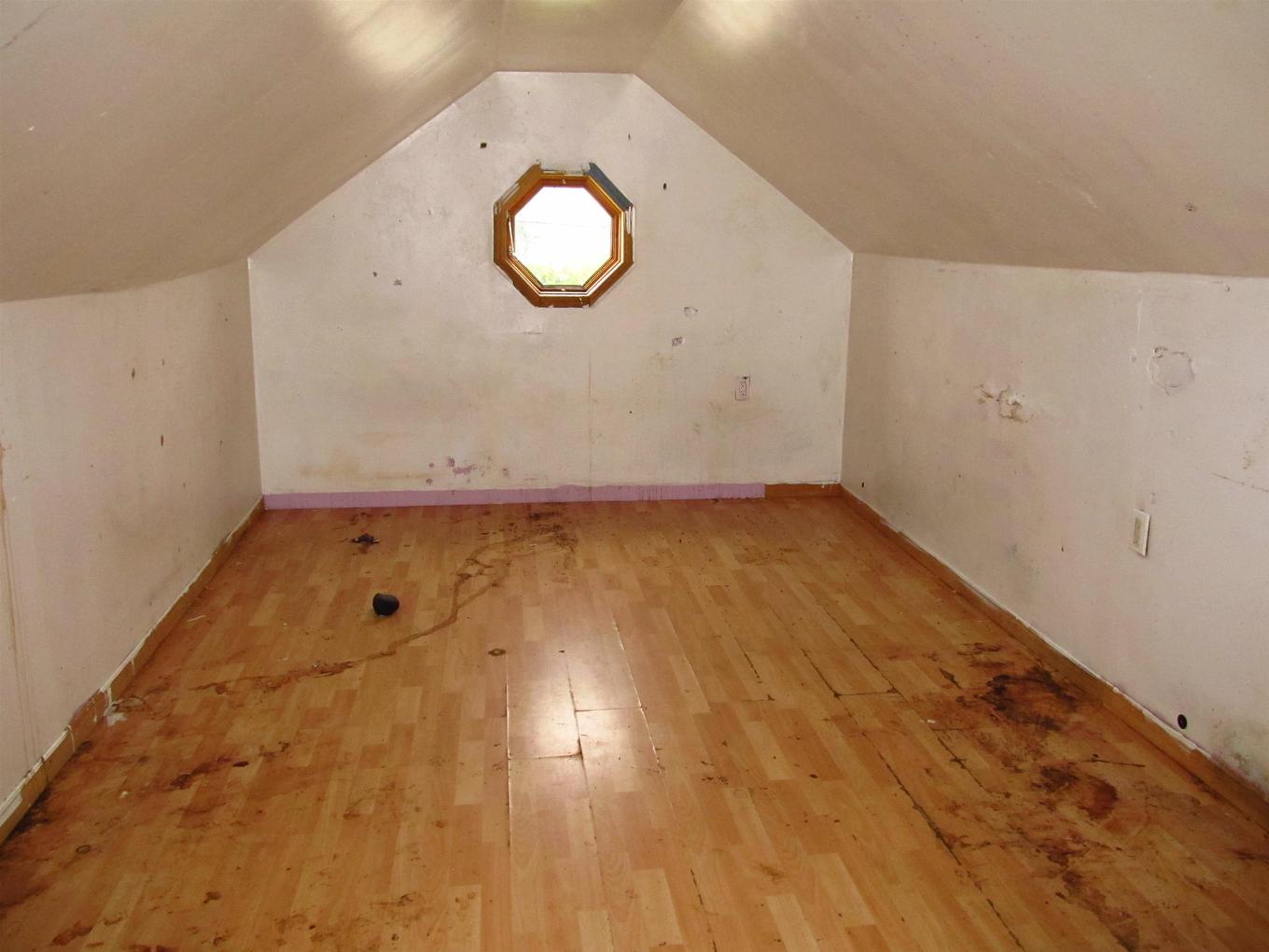 201 Fourth Ave Se, Geraldton, ON - Indoor Photo Showing Other Room