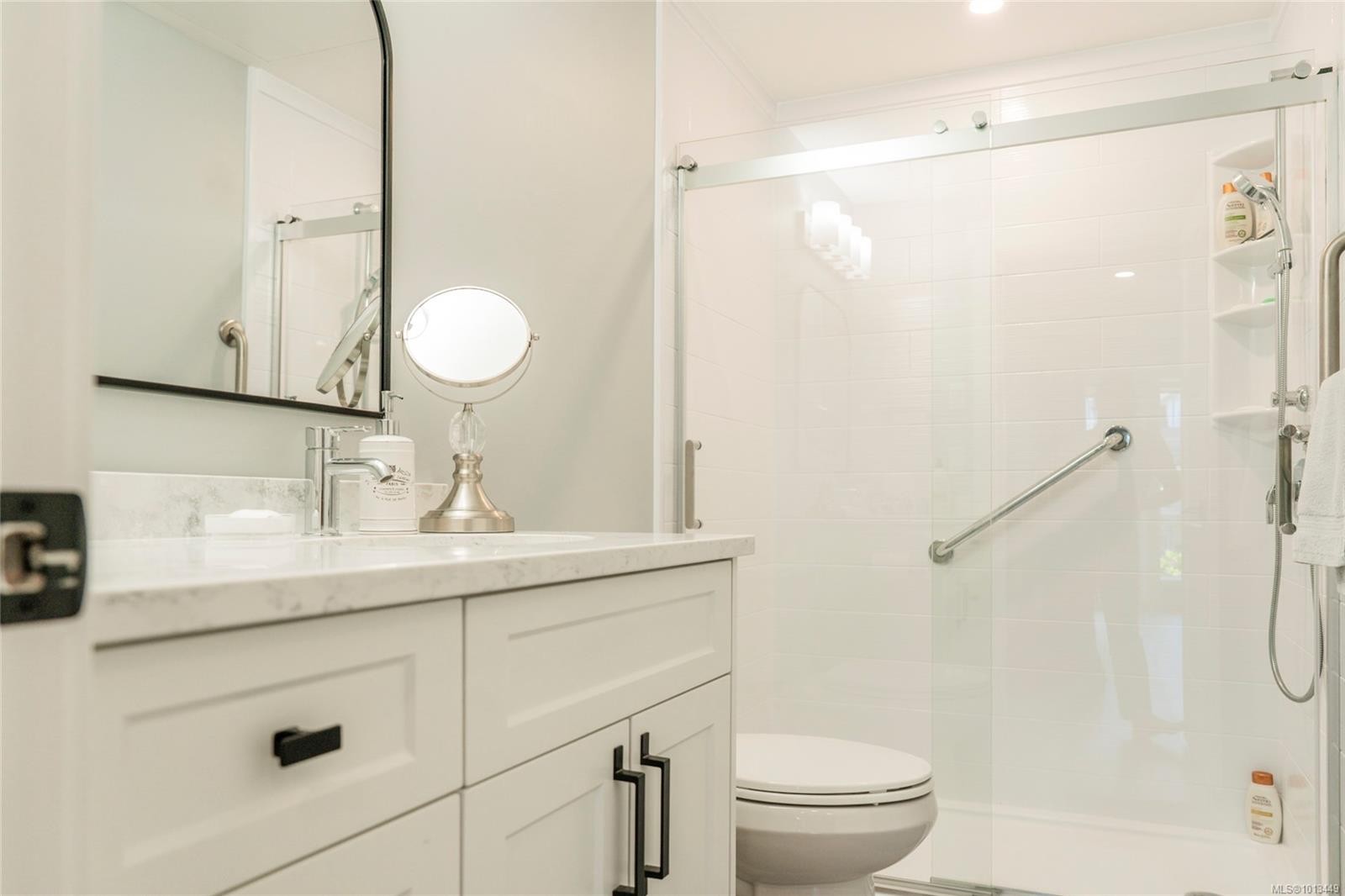 207-4474 Wellington Rd, Nanaimo, BC - Indoor Photo Showing Bathroom