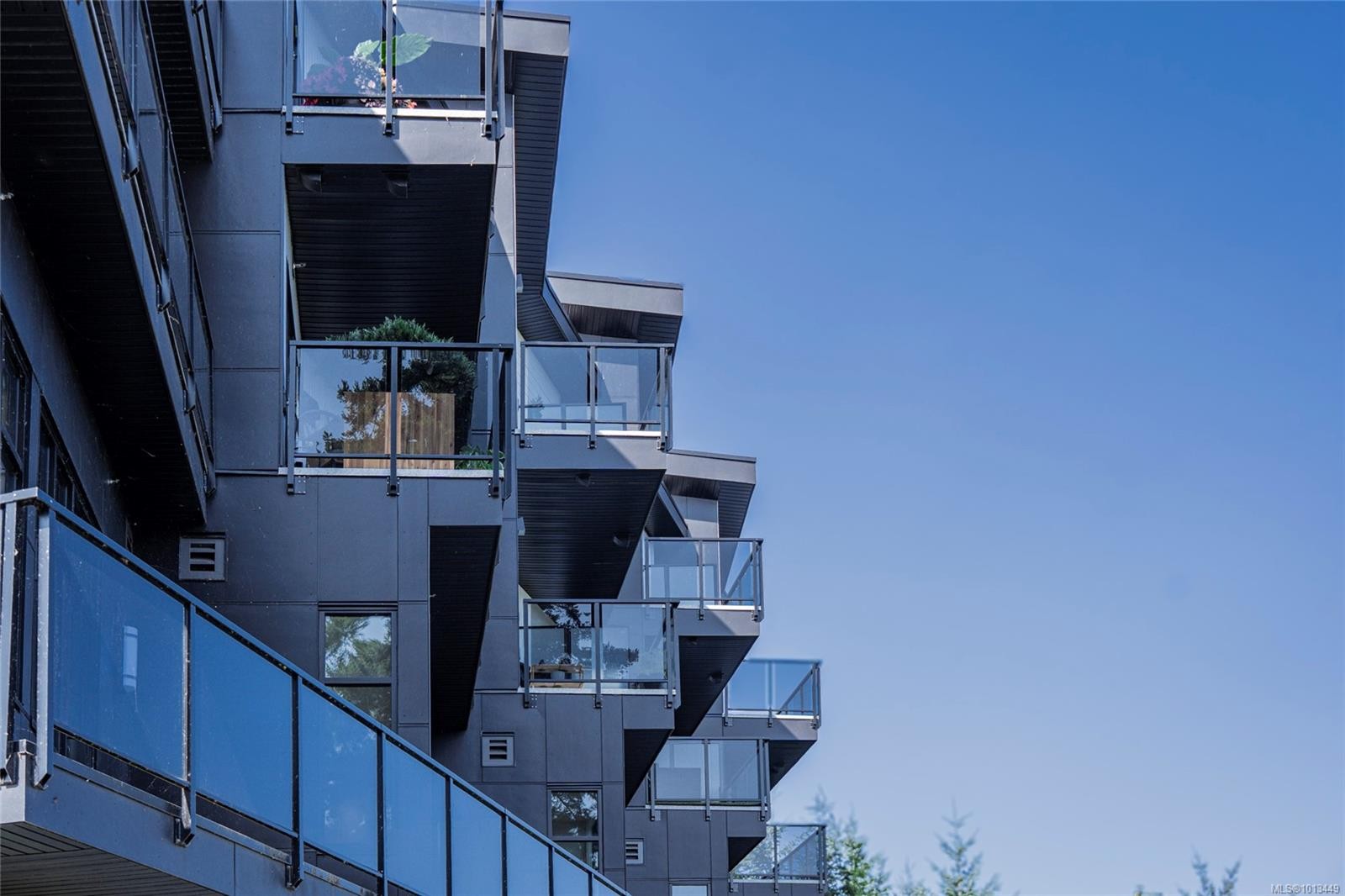 207-4474 Wellington Rd, Nanaimo, BC - Outdoor With Exterior