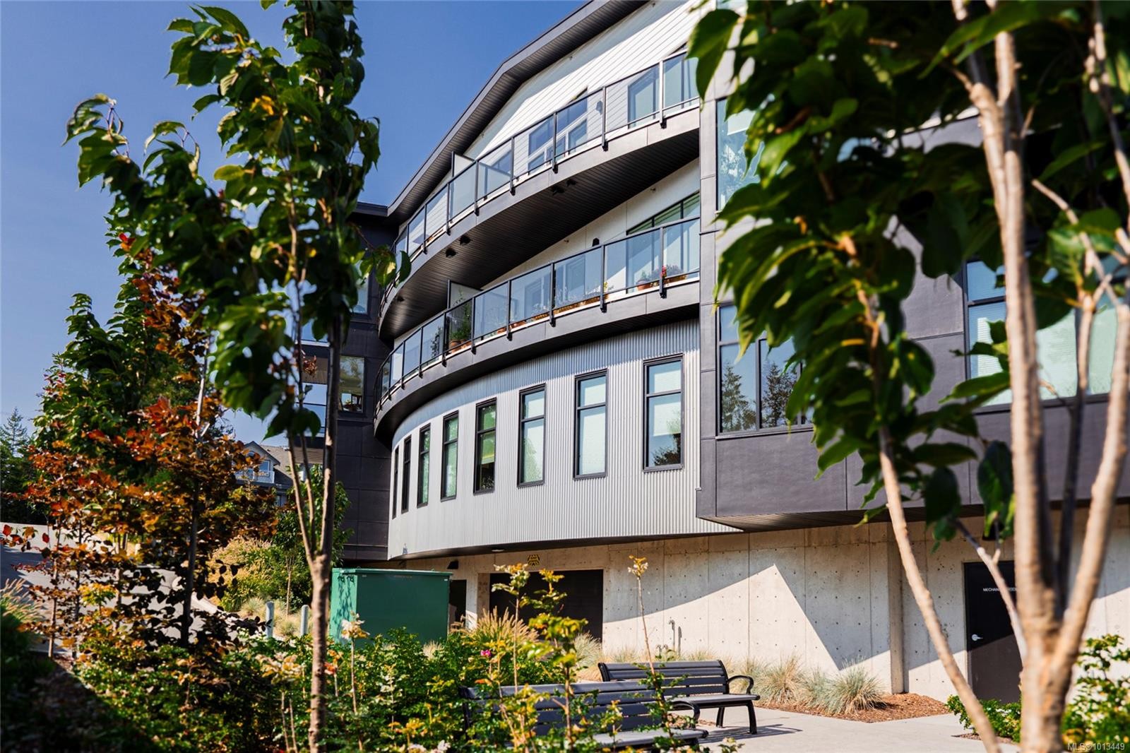 207-4474 Wellington Rd, Nanaimo, BC - Outdoor