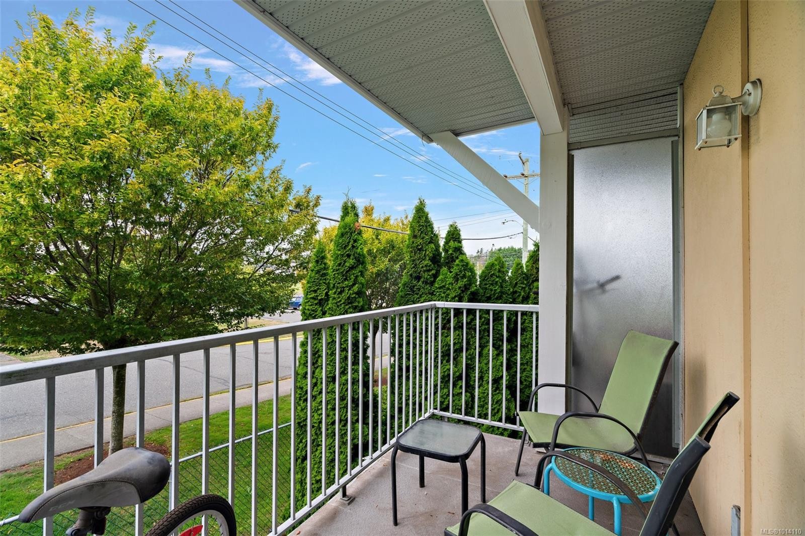 205-885 Ellery St, Esquimalt, BC - Outdoor With Exterior