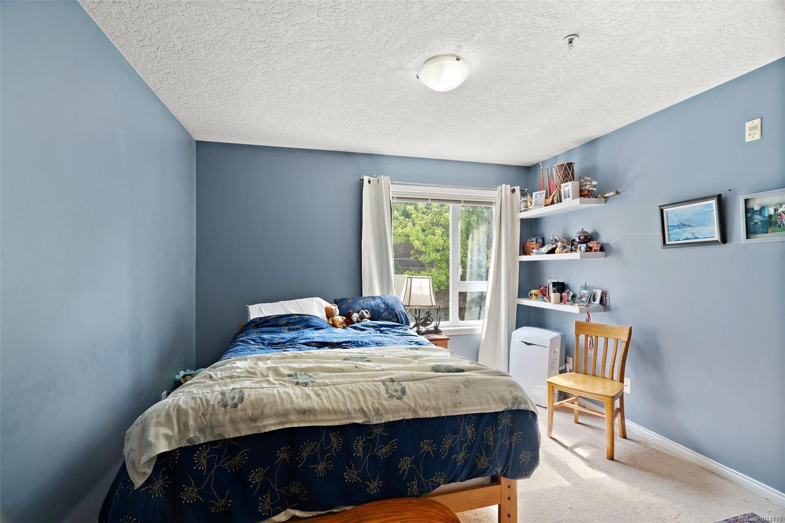 205-885 Ellery St, Esquimalt, BC - Indoor Photo Showing Bedroom