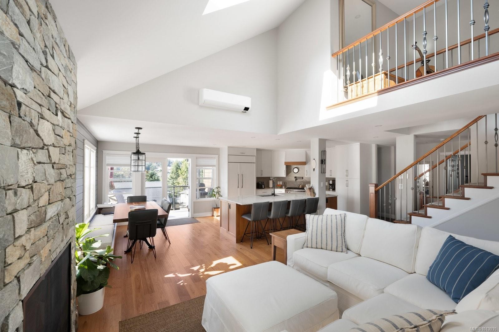 101 Gibraltar Bay Dr, View Royal, BC