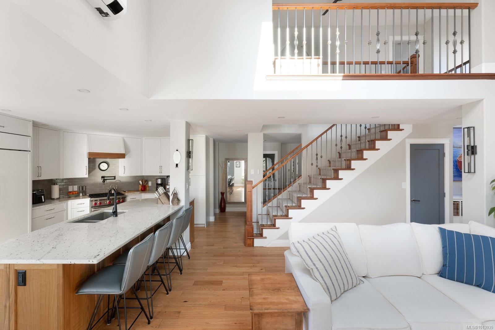 101 Gibraltar Bay Dr, View Royal, BC