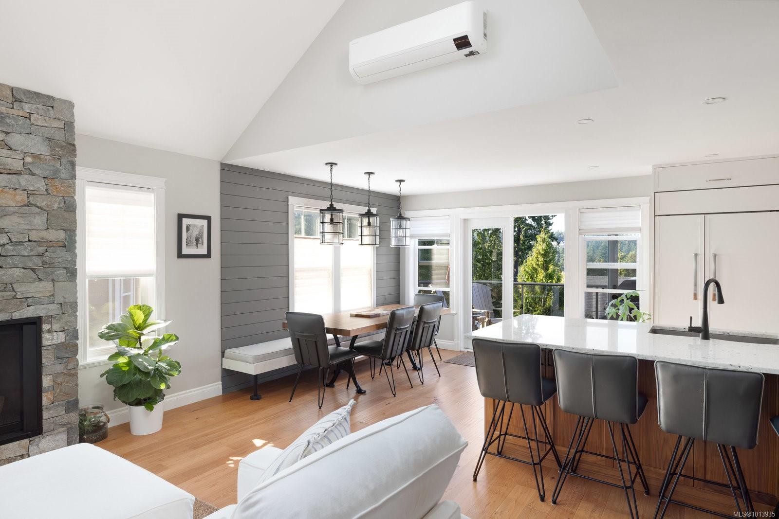 101 Gibraltar Bay Dr, View Royal, BC