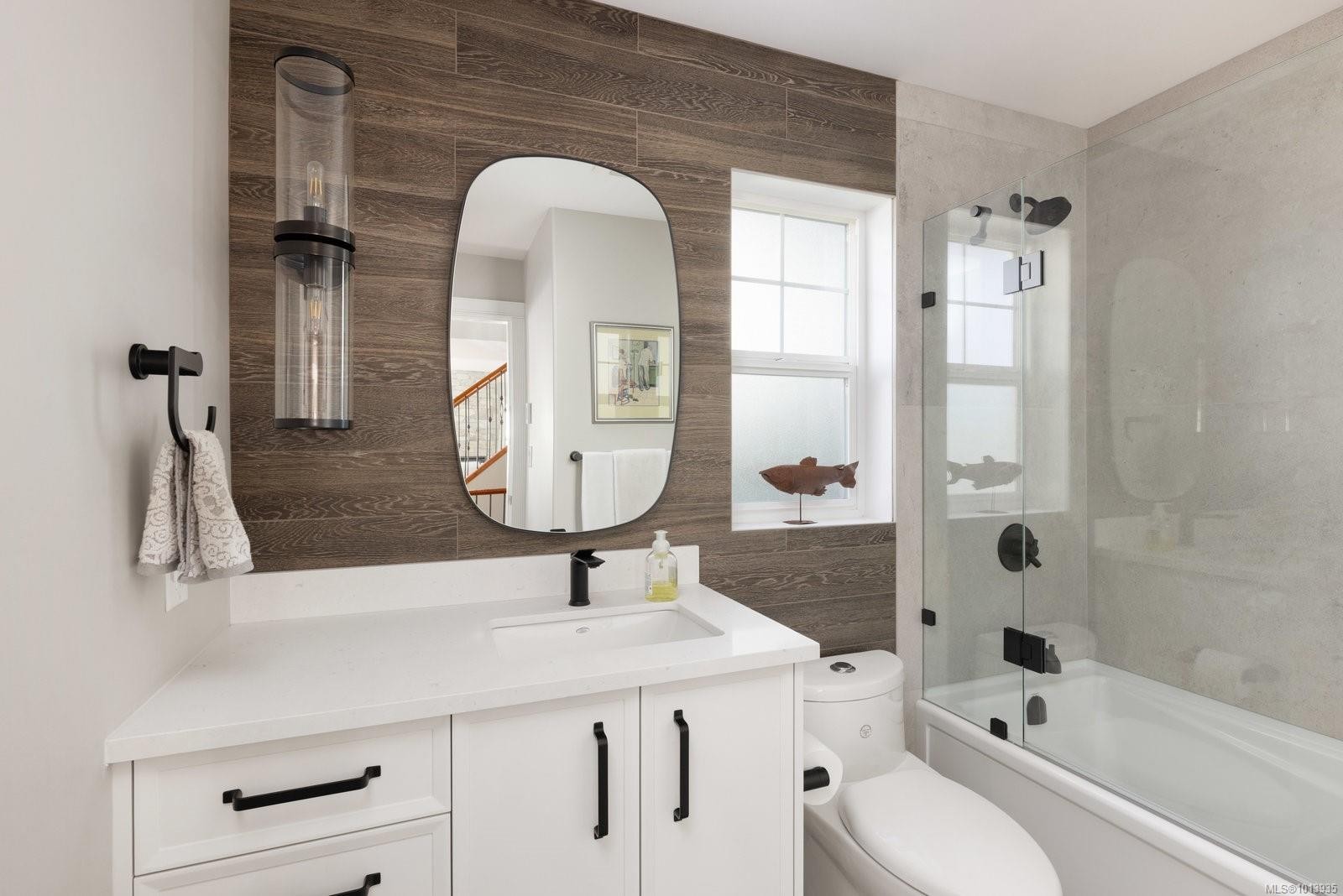 101 Gibraltar Bay Dr, View Royal, BC