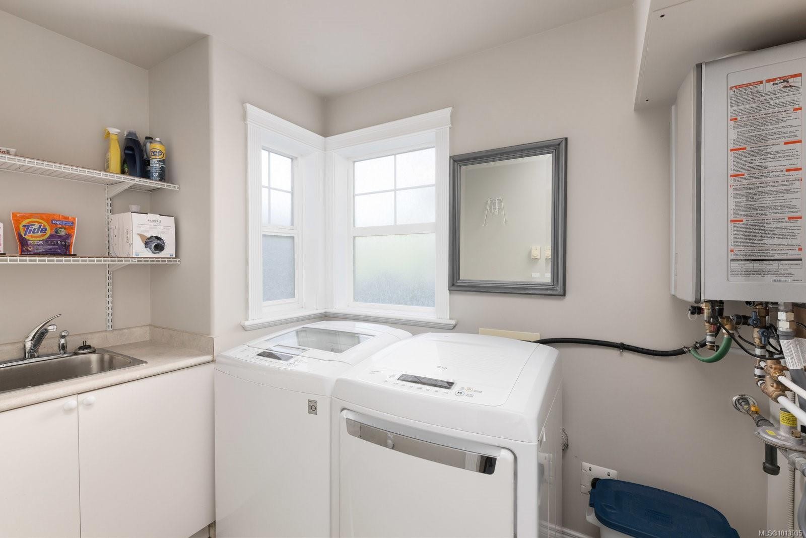 101 Gibraltar Bay Dr, View Royal, BC