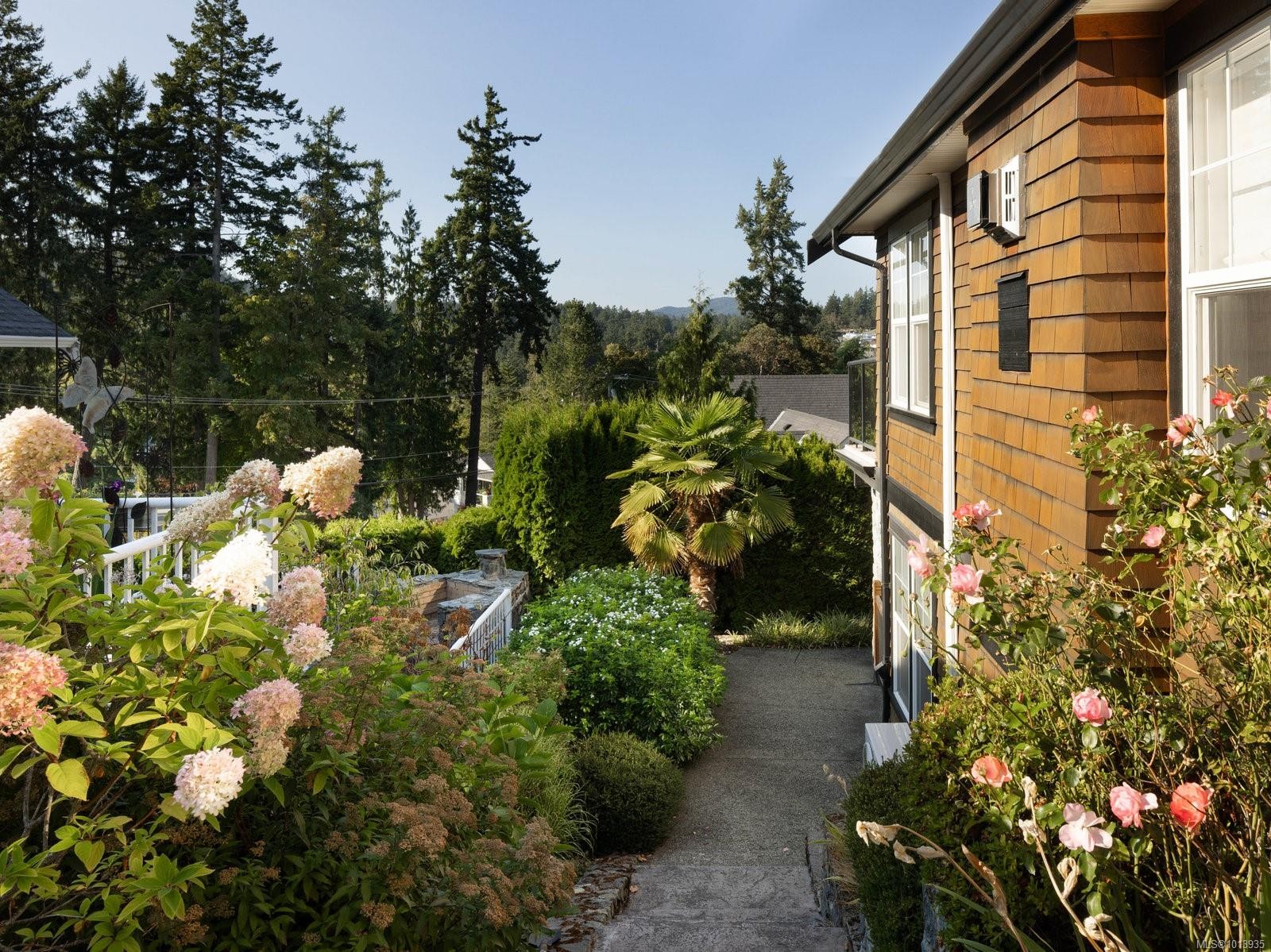 101 Gibraltar Bay Dr, View Royal, BC