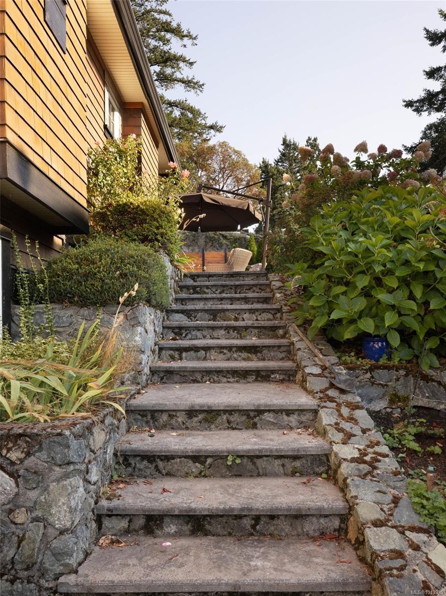 101 Gibraltar Bay Dr, View Royal, BC