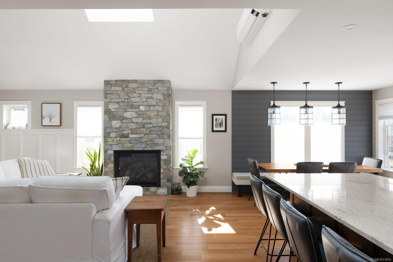 101 Gibraltar Bay Dr, View Royal, BC