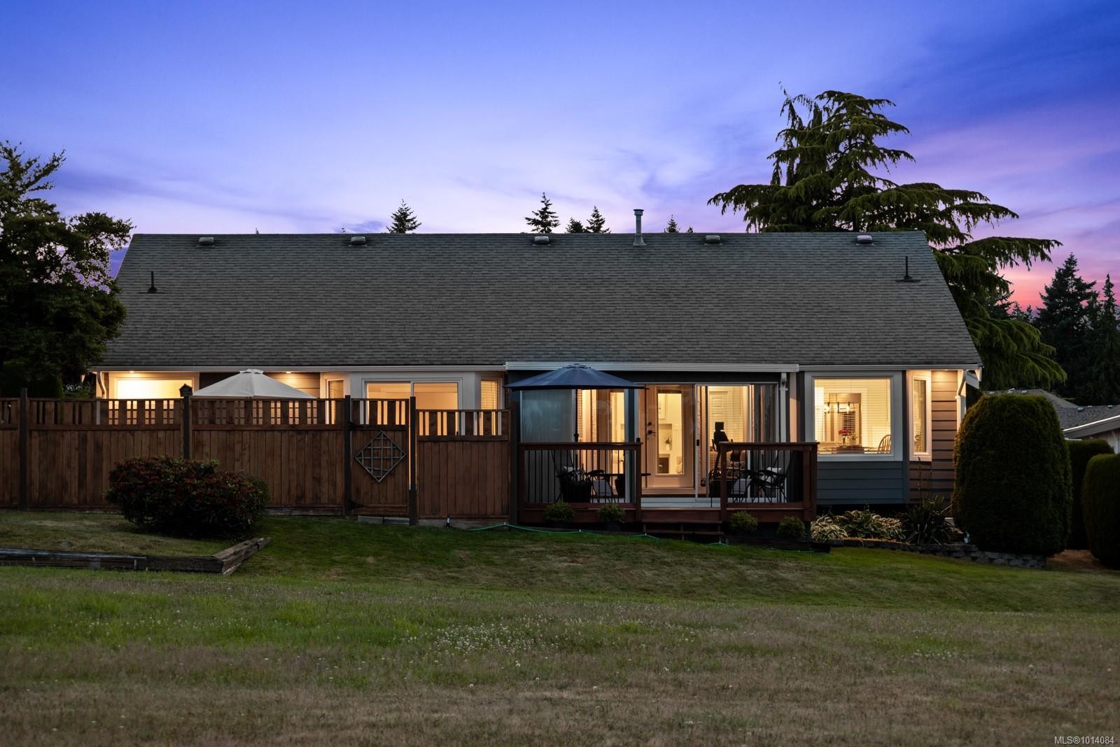 955 Royal Dornoch Dr, Qualicum Beach, BC